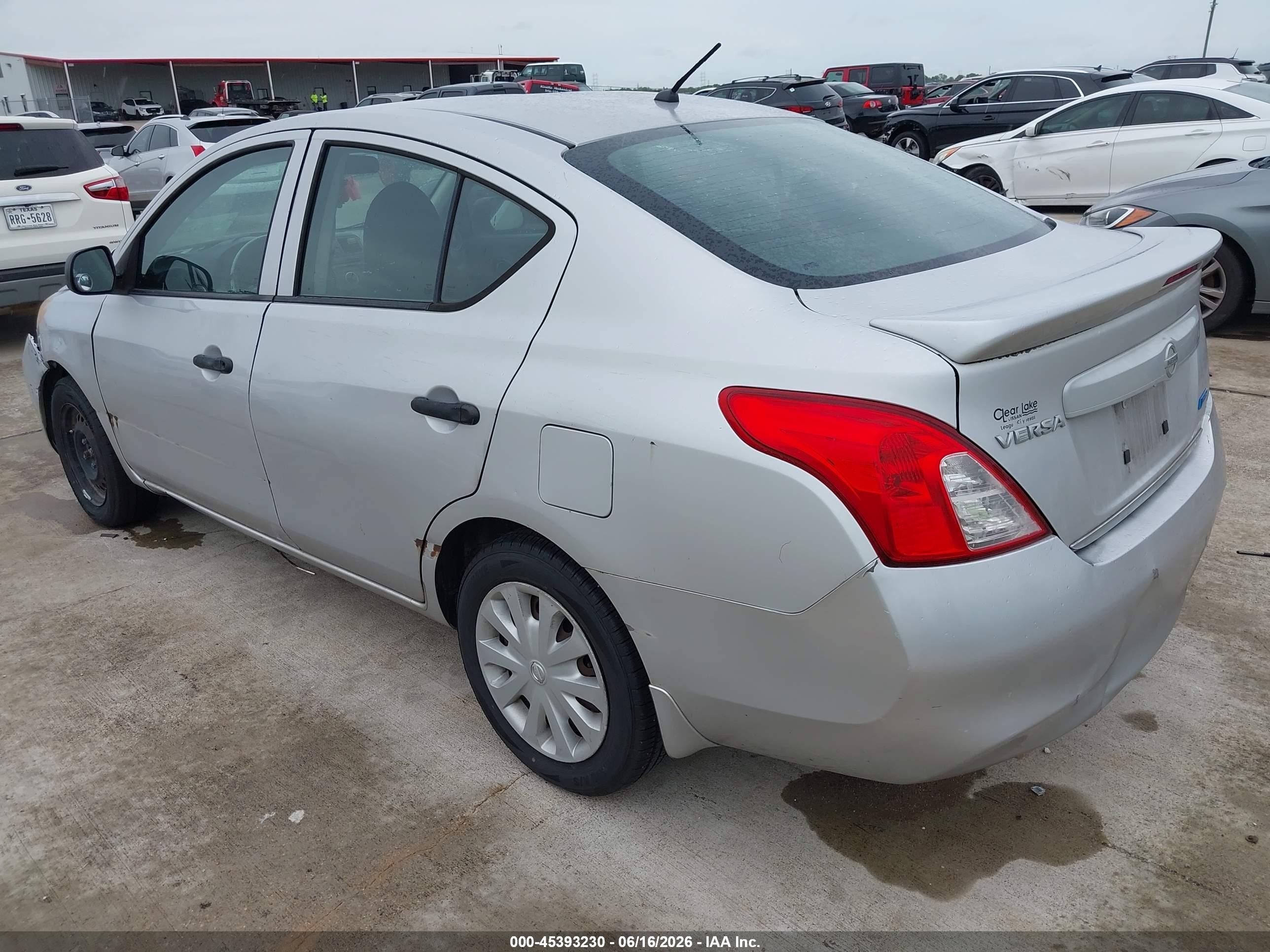 2014 Nissan Versa 1.6 S+ Silver vin: 3N1CN7AP0EL833331