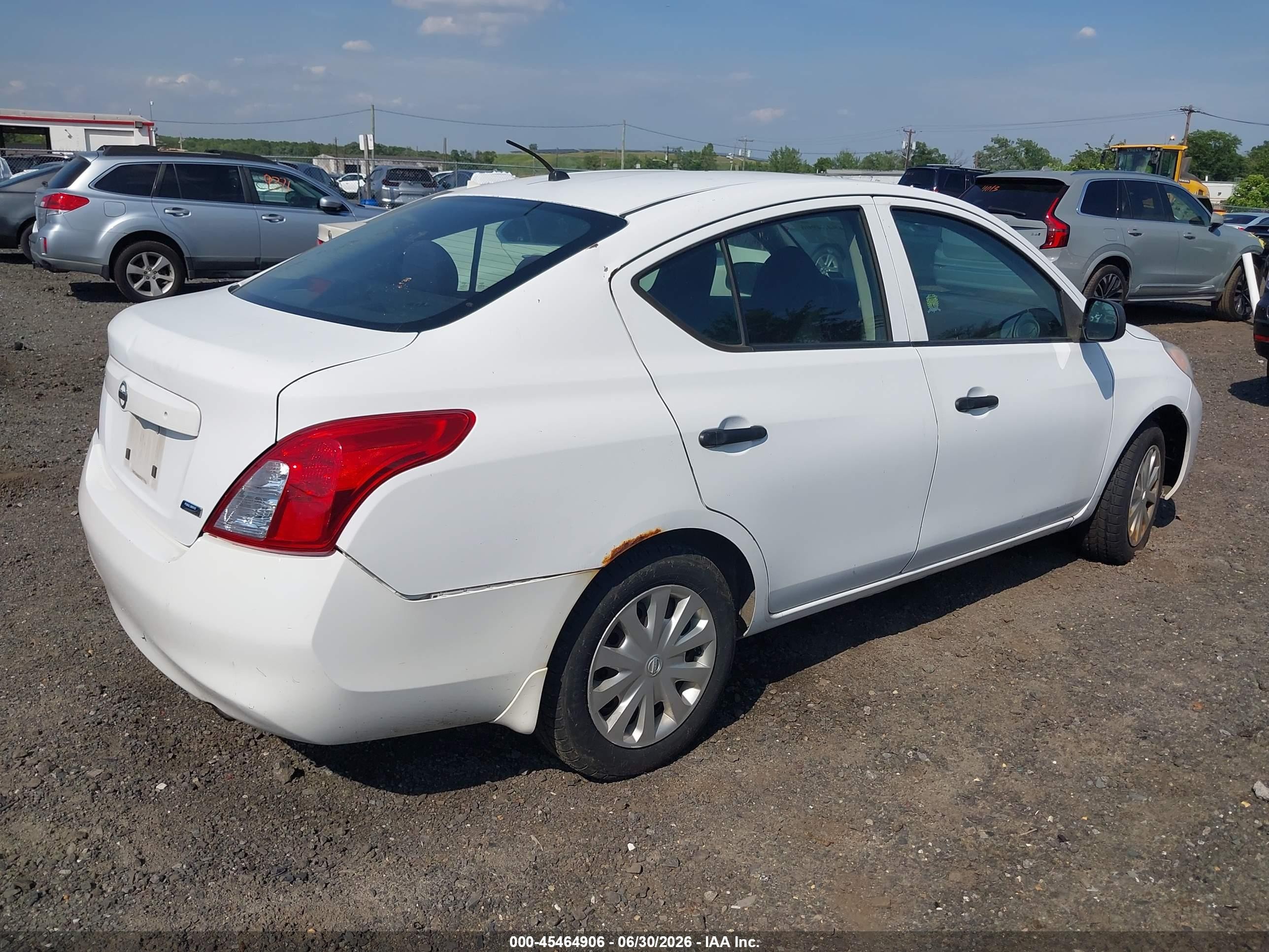 2014 Nissan Versa S White vin: 3N1CN7AP0EL835659