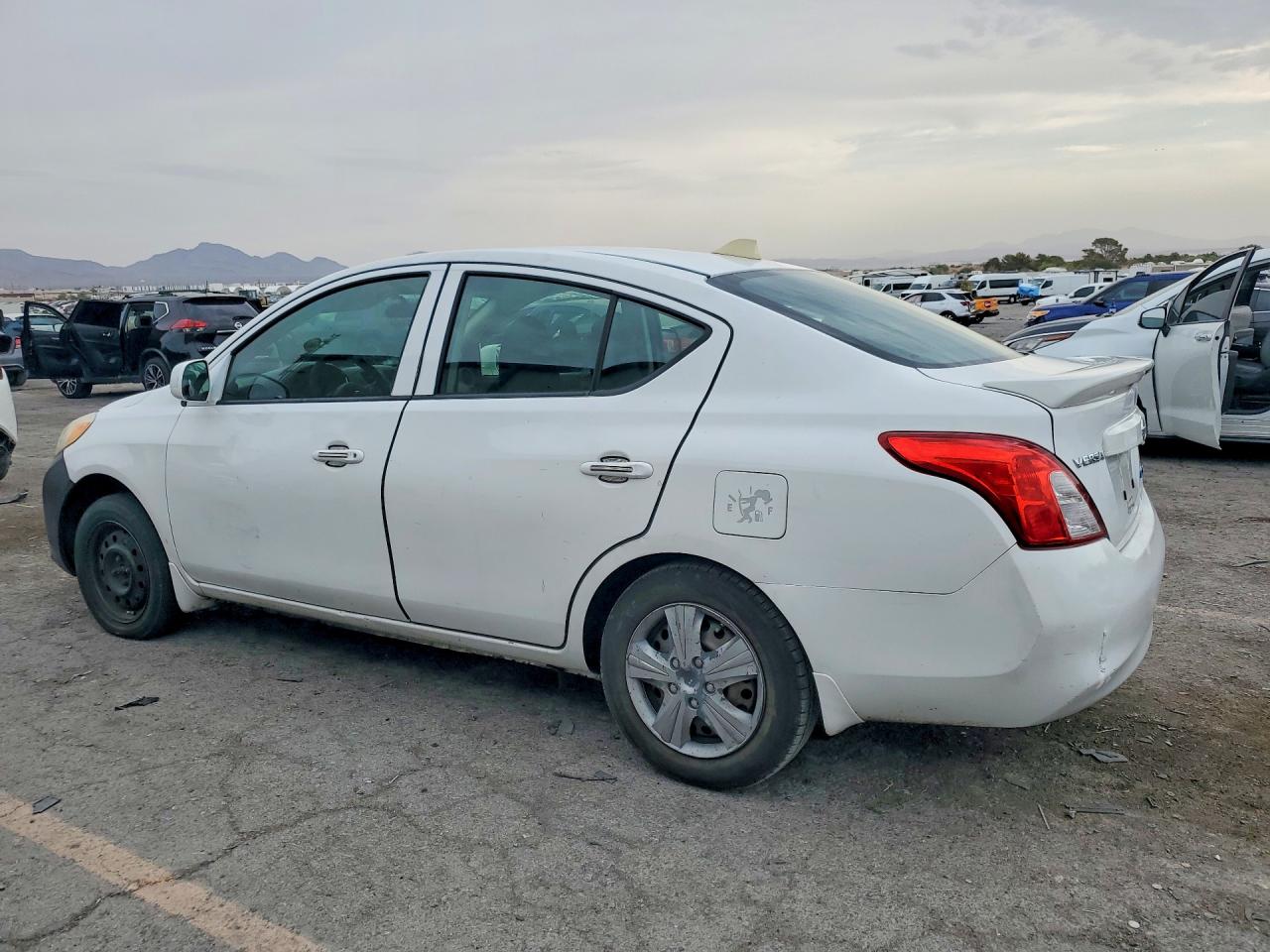 2014 Nissan Versa 1.6 S Plus White vin: 3N1CN7AP0EL855619
