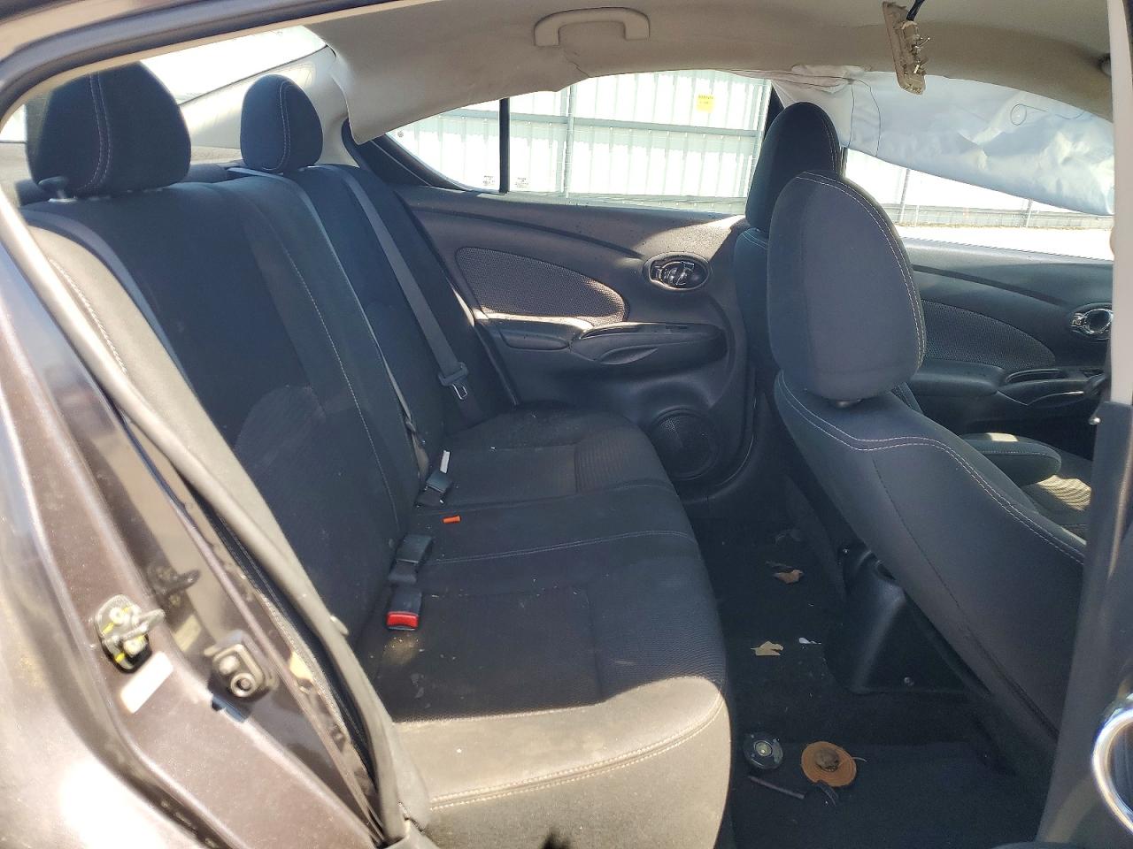 2015 Nissan Versa 1.6 Sv Серый vin: 3N1CN7AP0FL800153