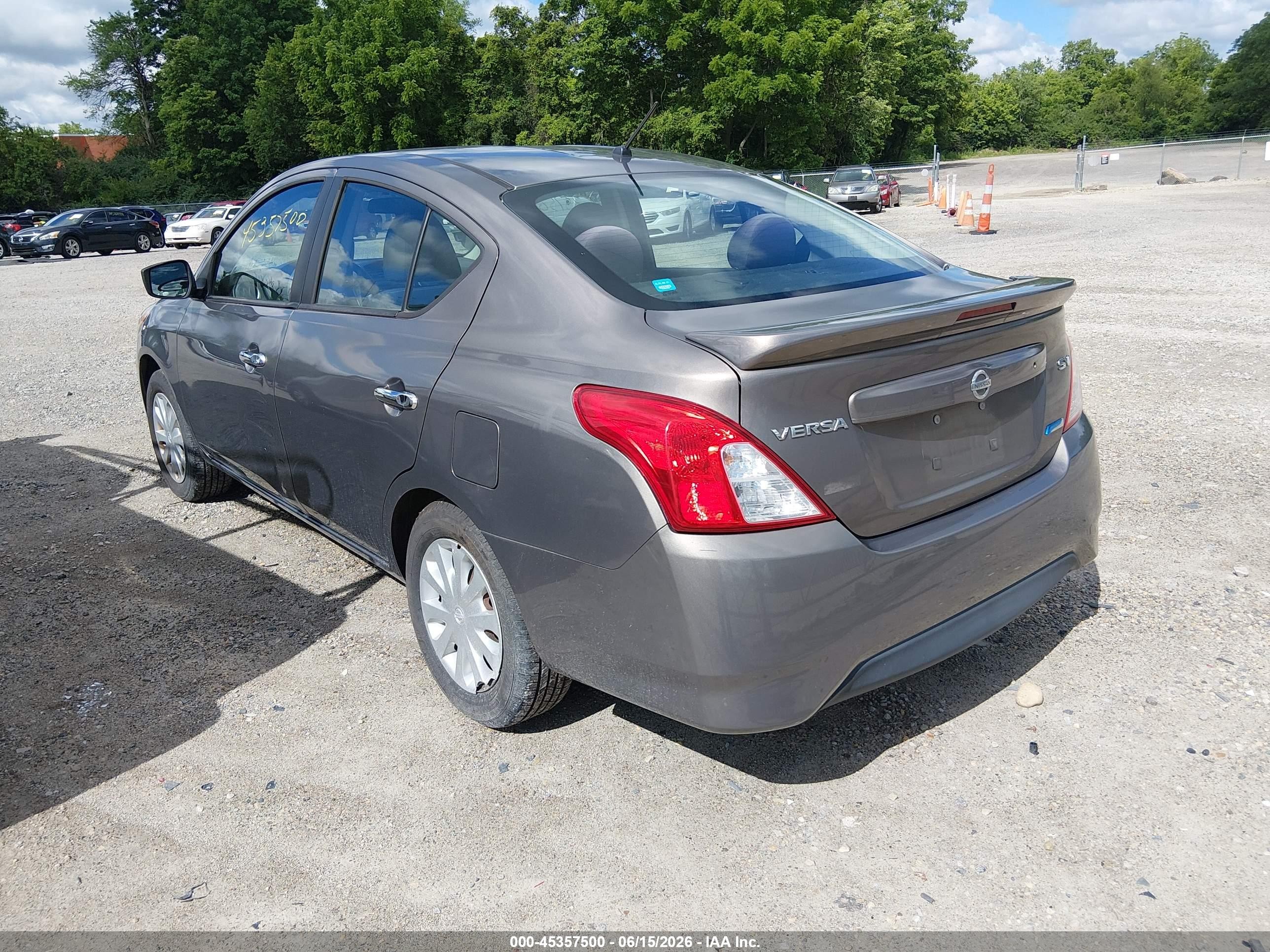 2015 Nissan Versa 1.6 Sv Gray vin: 3N1CN7AP0FL804896