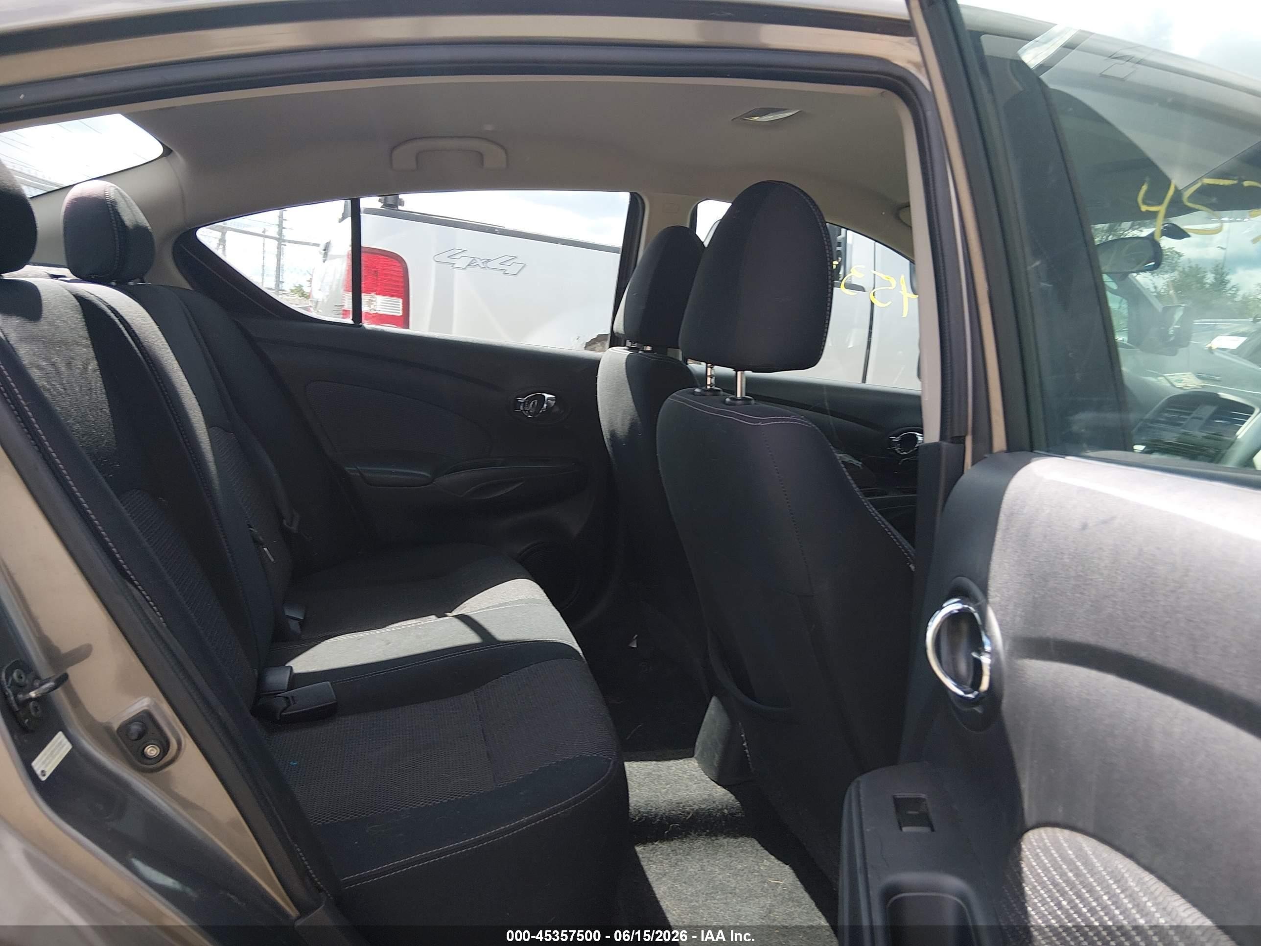 2015 Nissan Versa 1.6 Sv Gray vin: 3N1CN7AP0FL804896