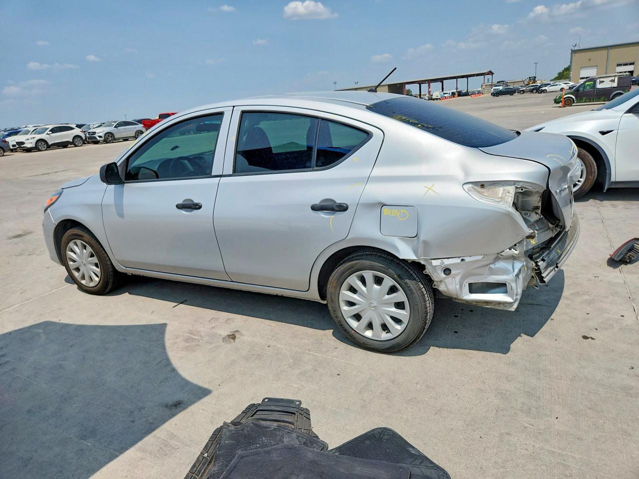 2015 Nissan Versa 1.6 S Silver vin: 3N1CN7AP0FL827403