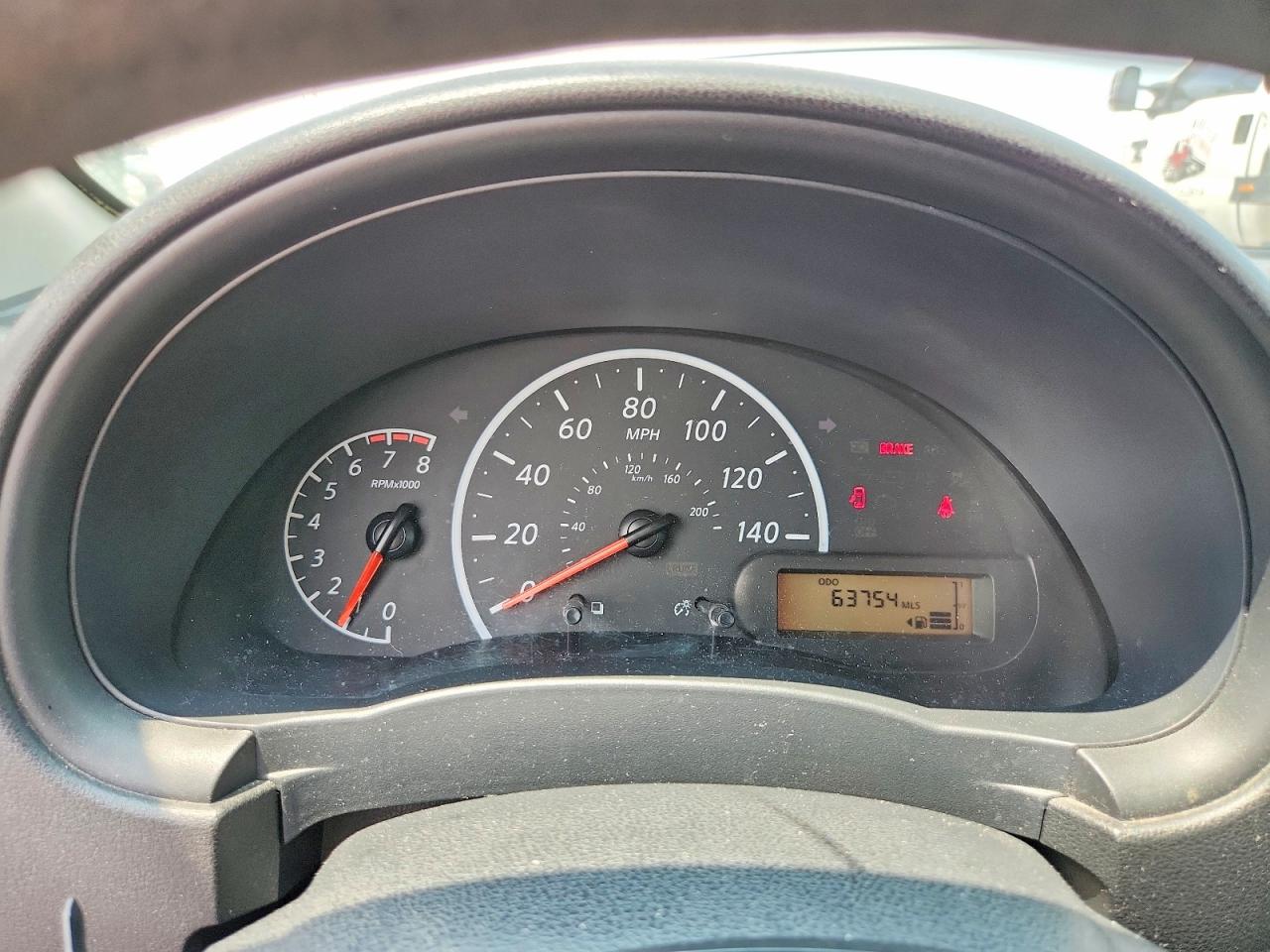 2015 Nissan Versa 1.6 S Silver vin: 3N1CN7AP0FL827403