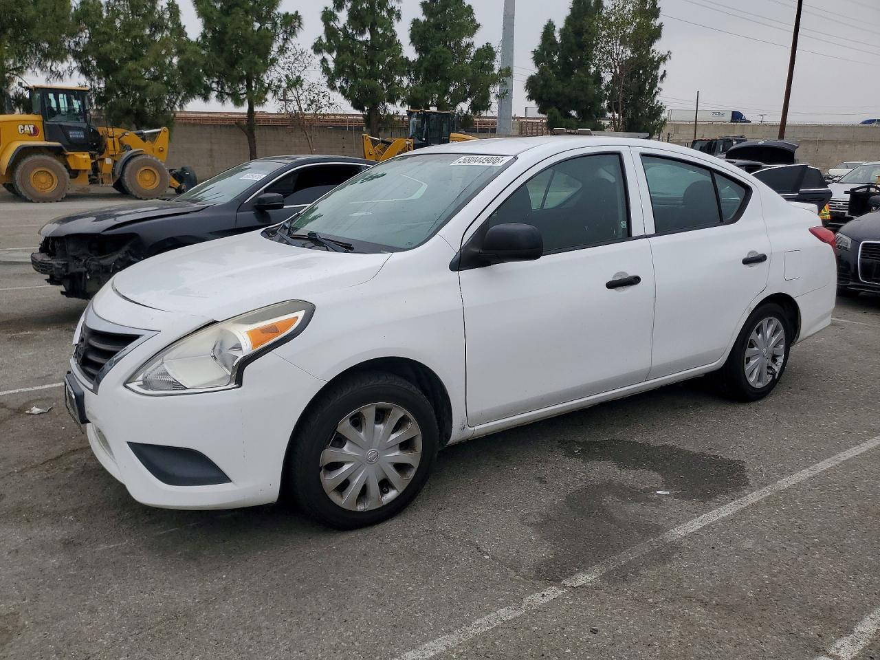 2015 Nissan Versa 1.6 S Plus Белый vin: 3N1CN7AP0FL827899