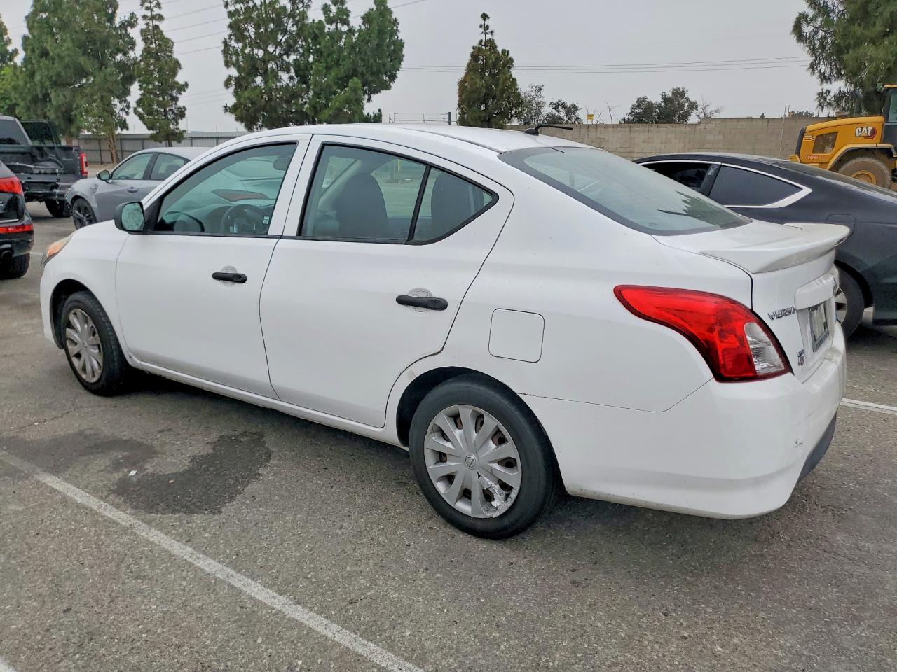 2015 Nissan Versa 1.6 S Plus Белый vin: 3N1CN7AP0FL827899