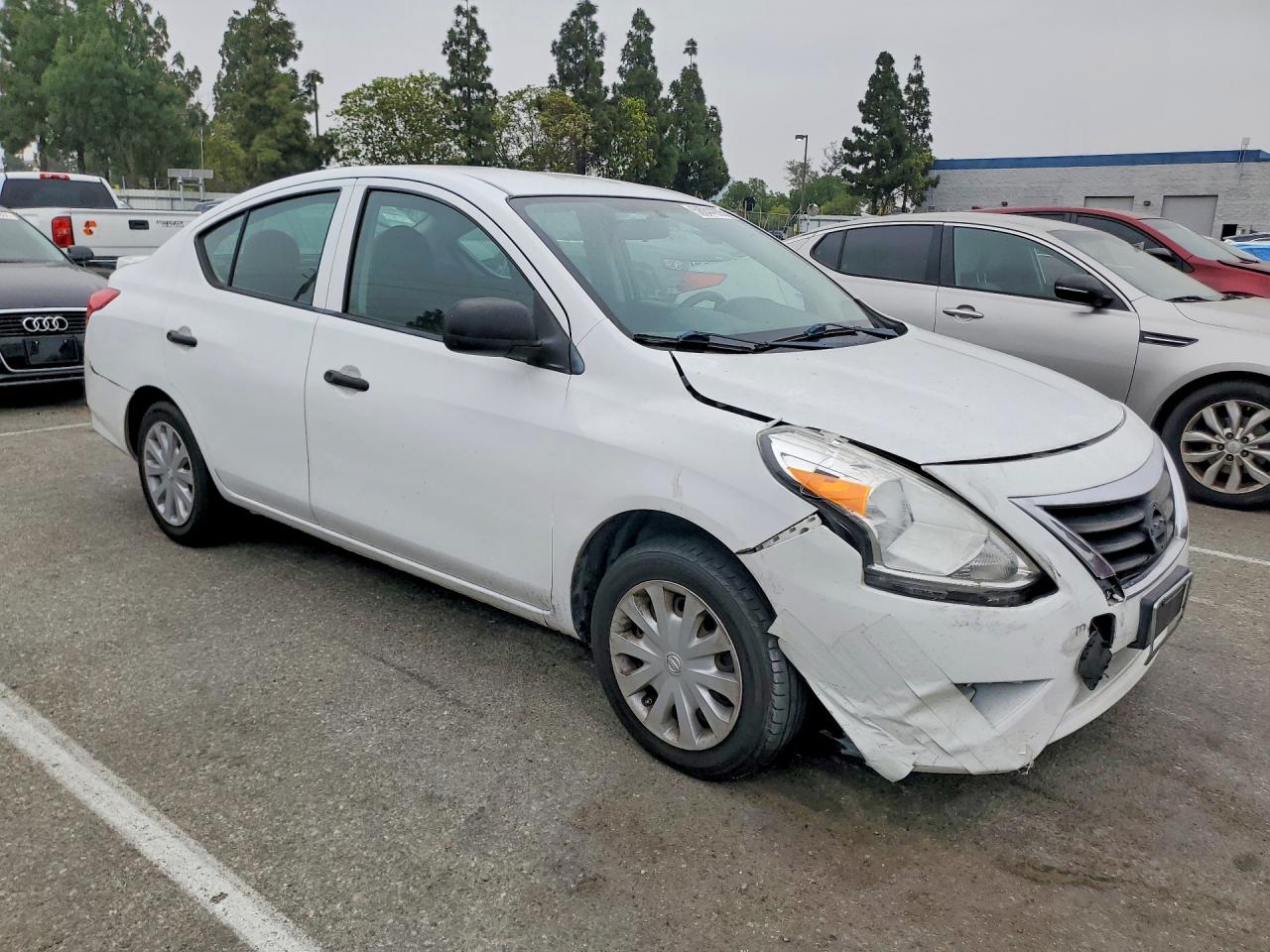 2015 Nissan Versa 1.6 S Plus Белый vin: 3N1CN7AP0FL827899