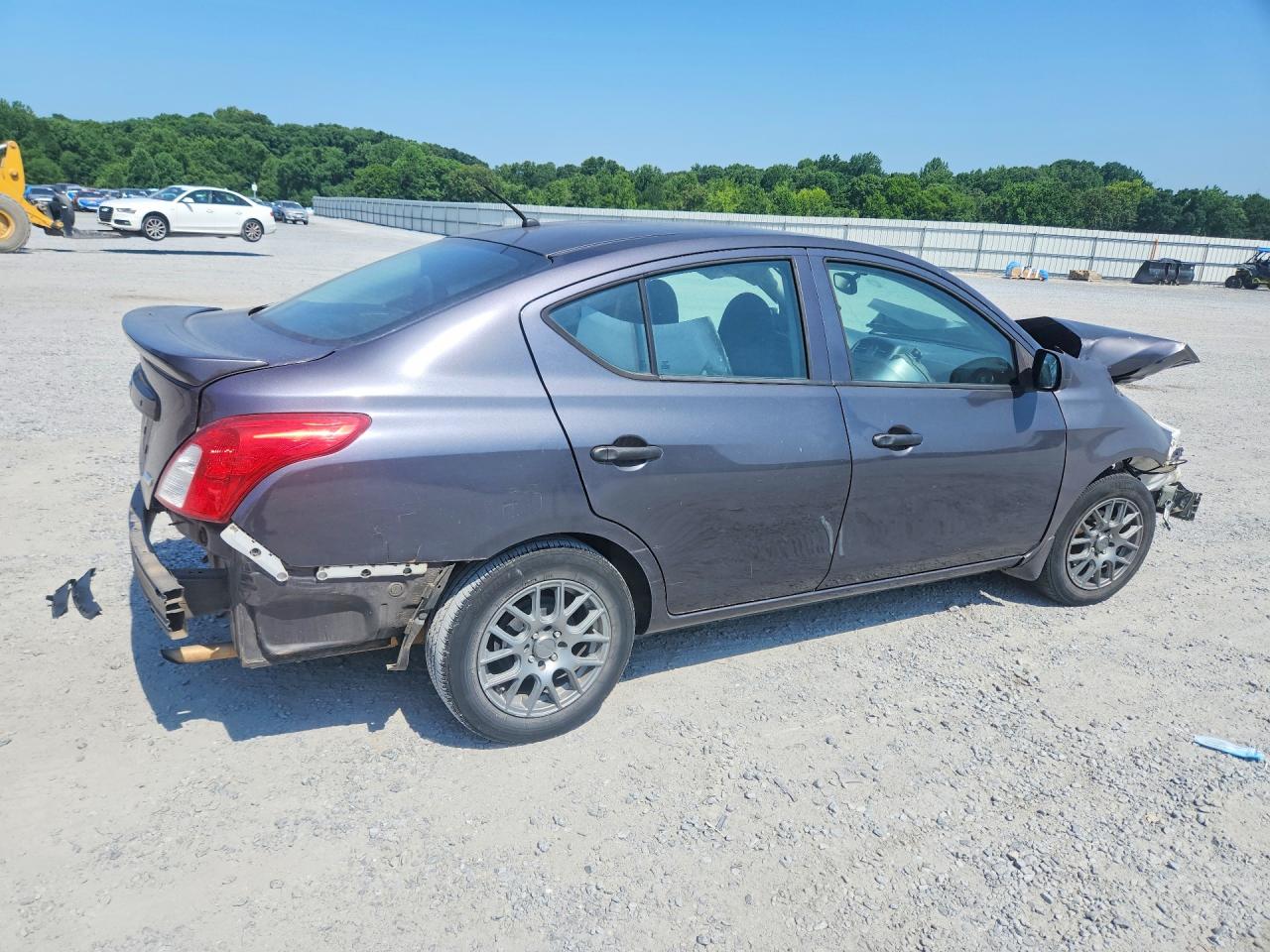 2015 Nissan Versa 1.6 S Plus Серый vin: 3N1CN7AP0FL852978