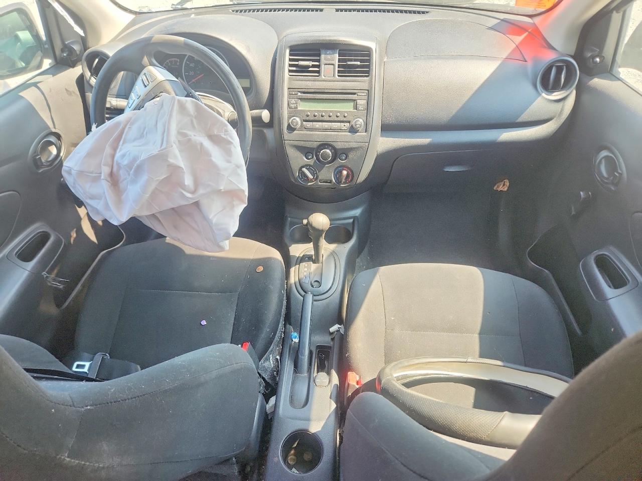 2015 Nissan Versa 1.6 S Plus Серый vin: 3N1CN7AP0FL852978