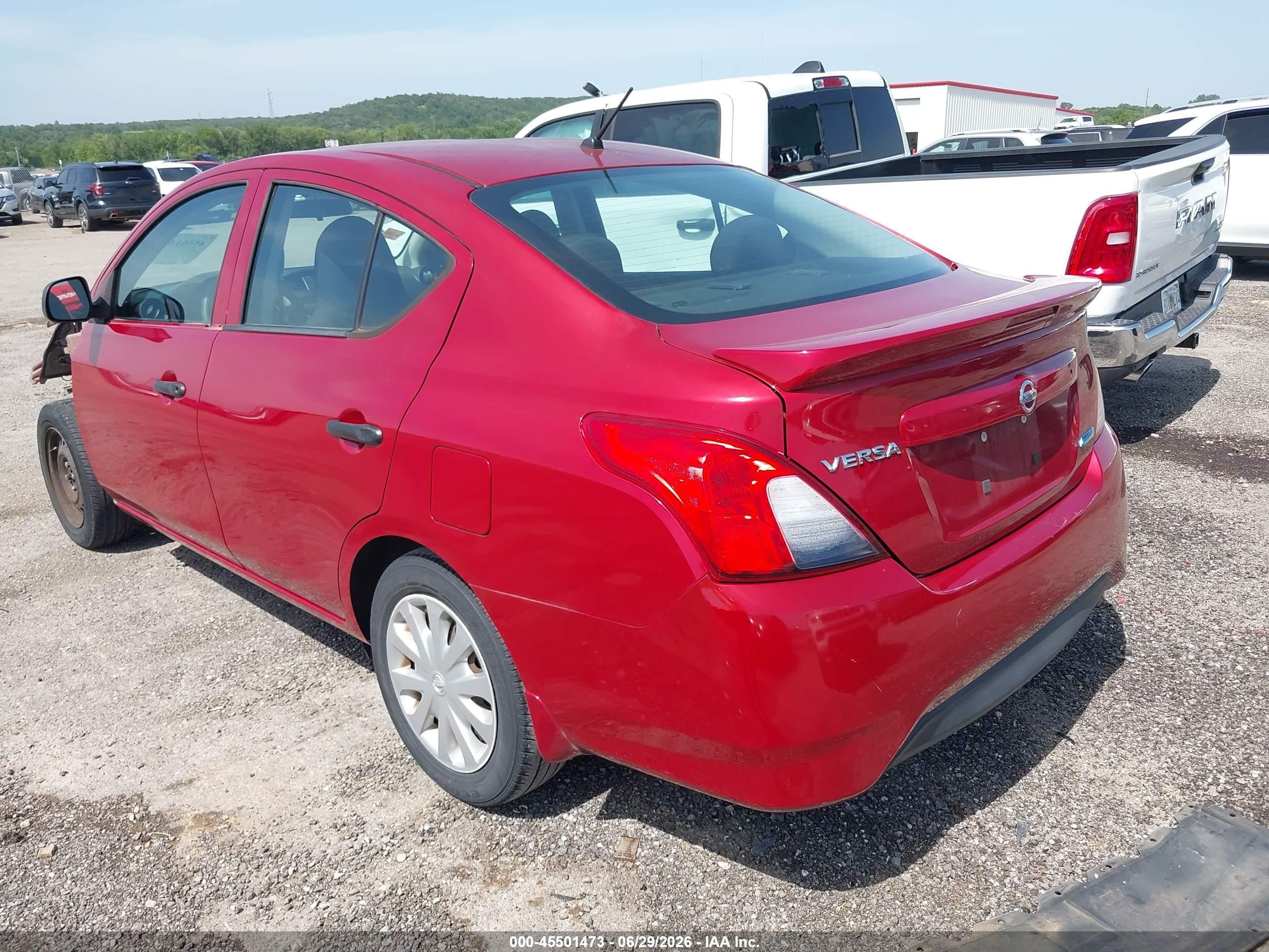 2015 Nissan Versa 1.6 S+ Red vin: 3N1CN7AP0FL868422