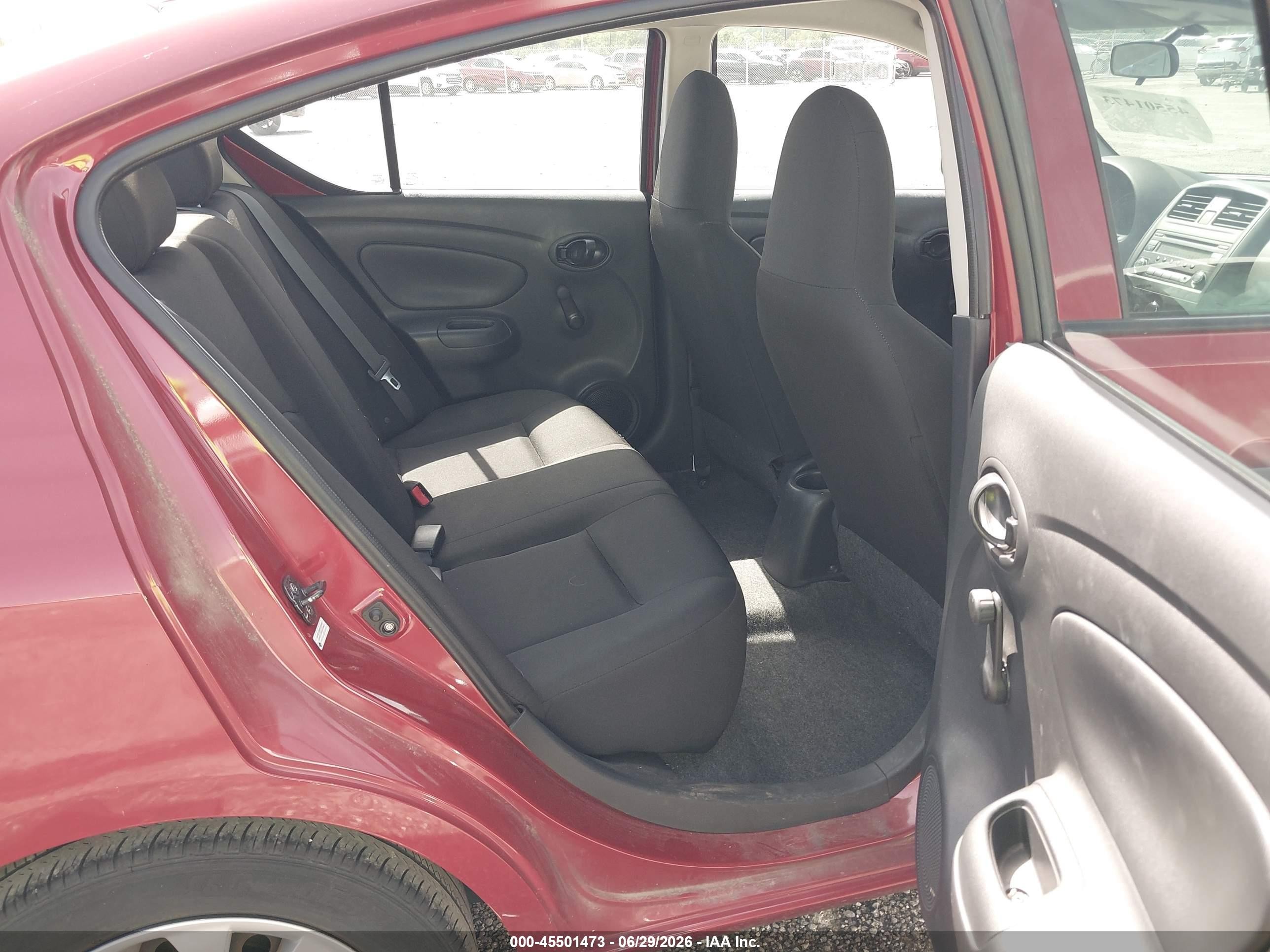 2015 Nissan Versa 1.6 S+ Red vin: 3N1CN7AP0FL868422