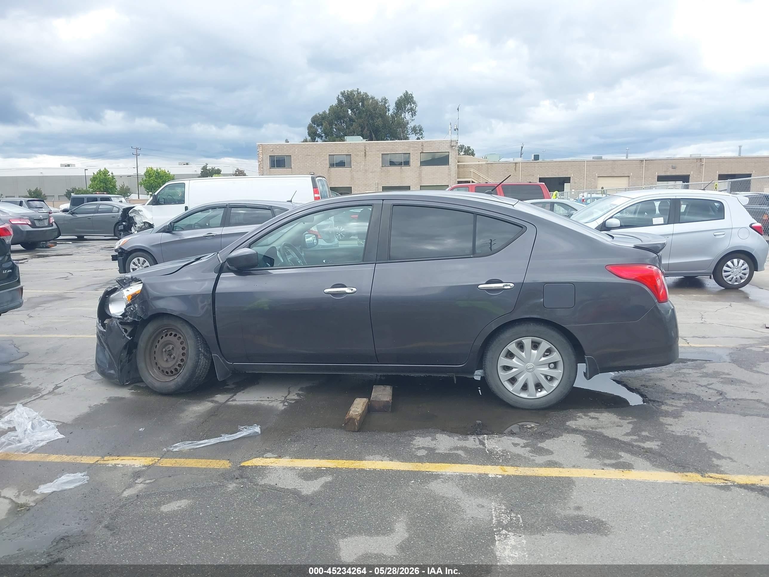 2015 Nissan Versa 1.6 Sv Gray vin: 3N1CN7AP0FL868954