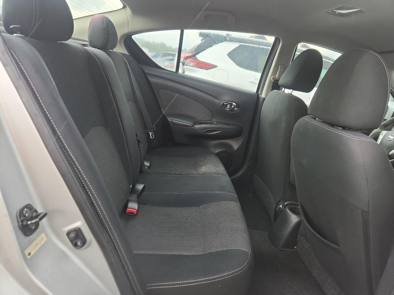 2015 Nissan Versa 1.6 Sv Silver vin: 3N1CN7AP0FL888296