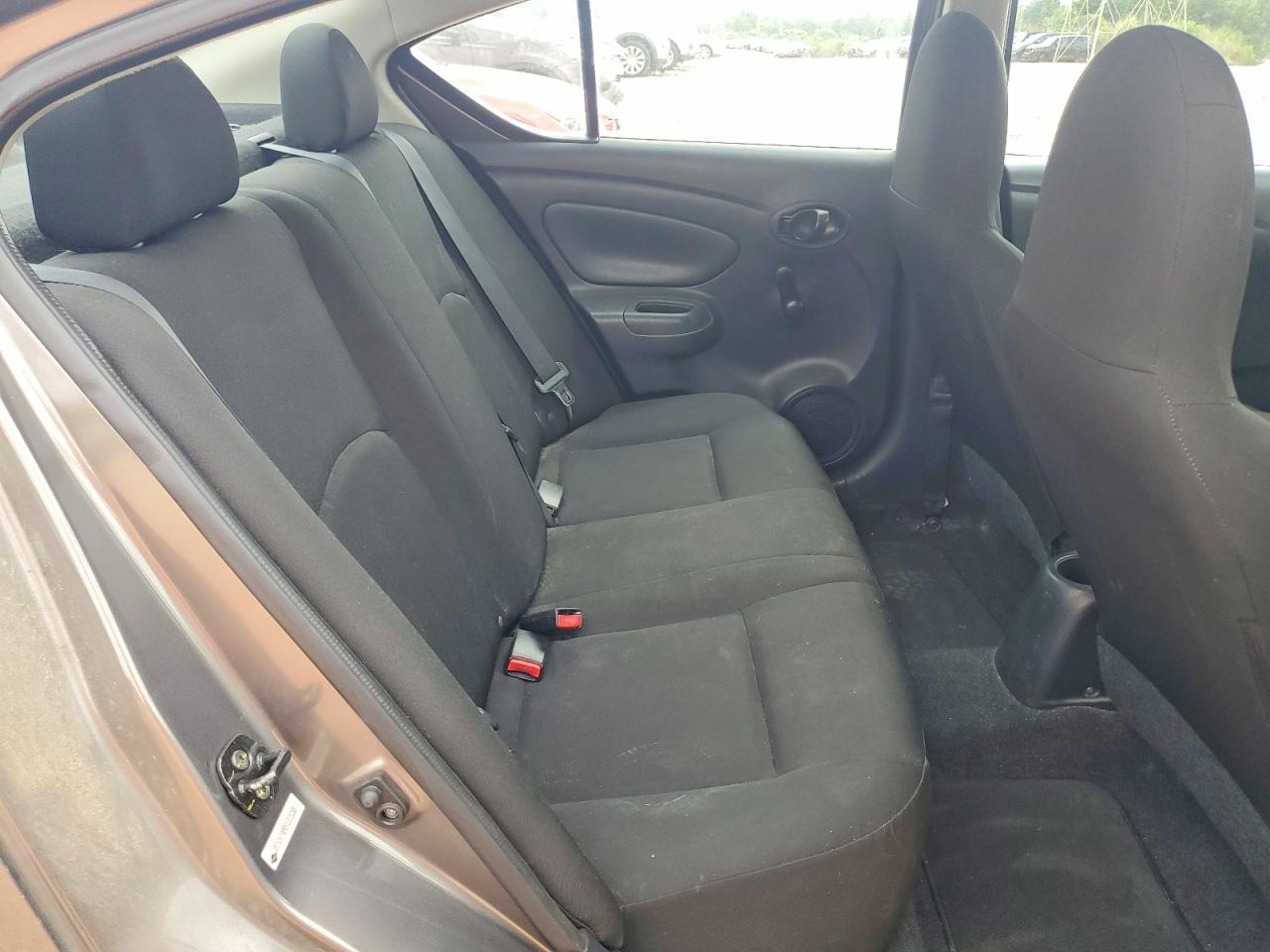 2015 Nissan Versa 1.6 S Plus Серый vin: 3N1CN7AP0FL905288