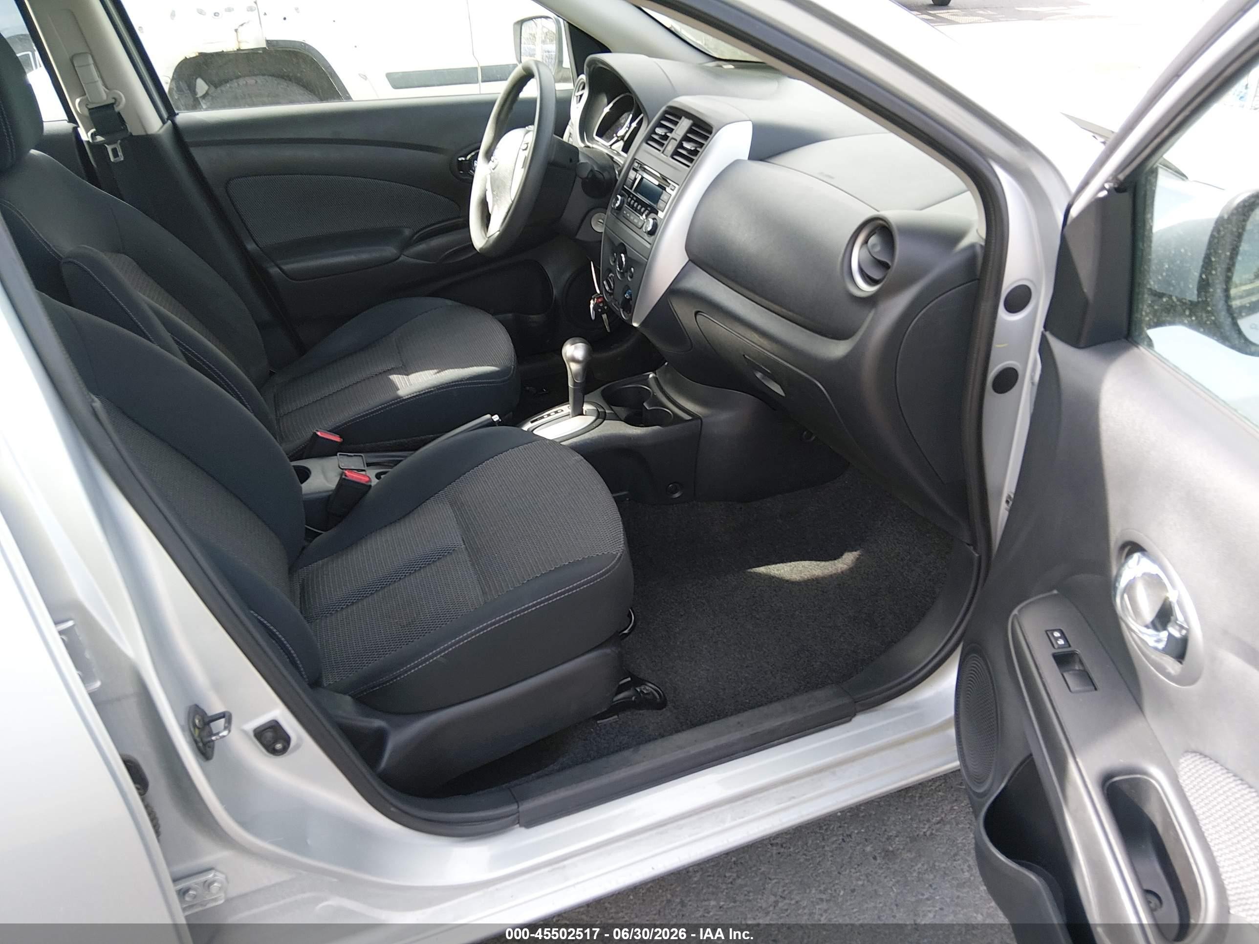 2015 Nissan Versa 1.6 Sv Серебряный vin: 3N1CN7AP0FL940980