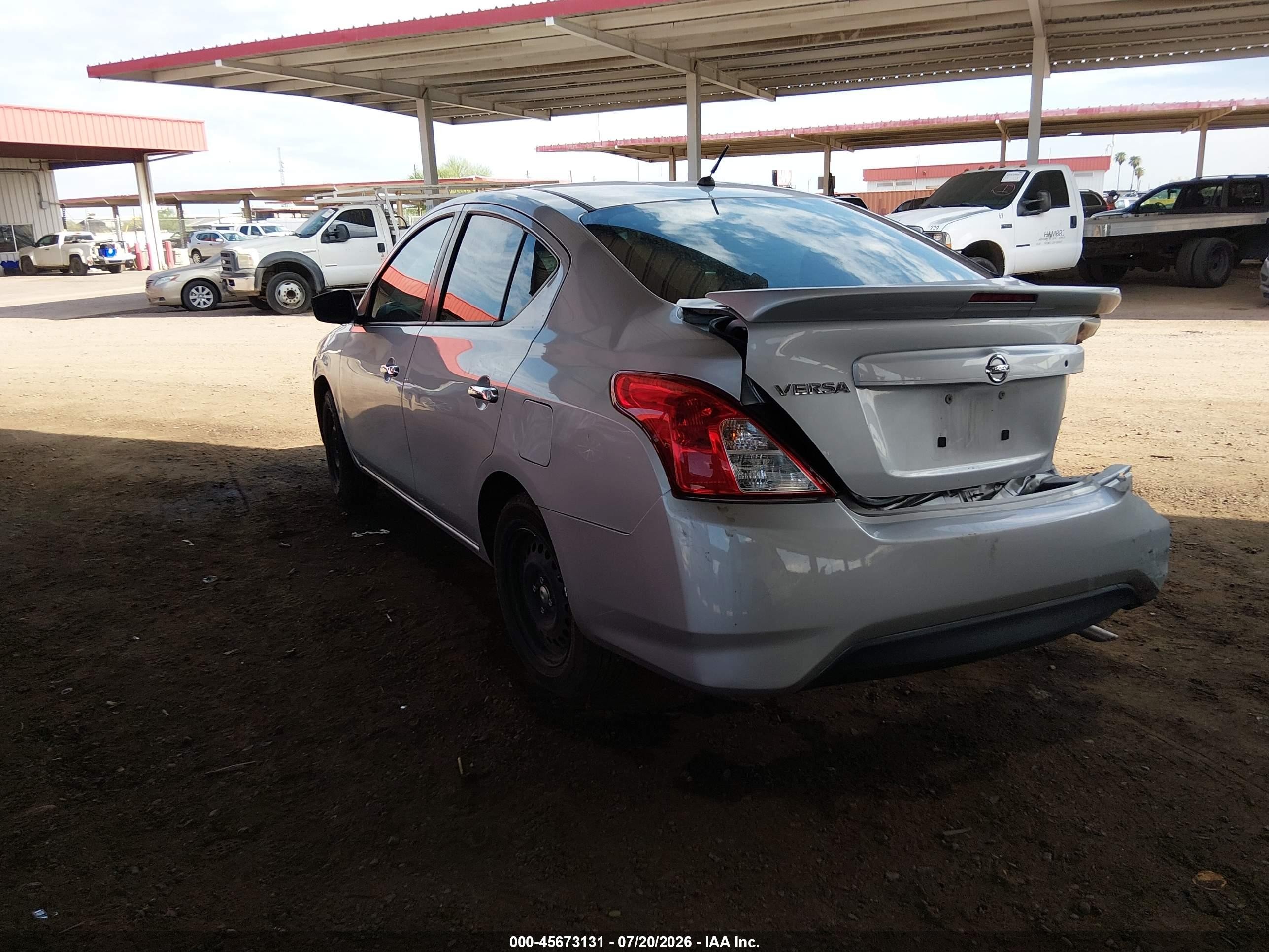 2015 Nissan Versa 1.6 Sv Серебряный vin: 3N1CN7AP0FL953731