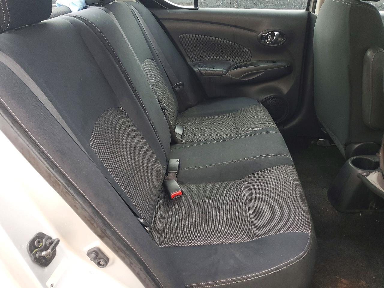 2017 Nissan Versa S Серый vin: 3N1CN7AP0HL813147