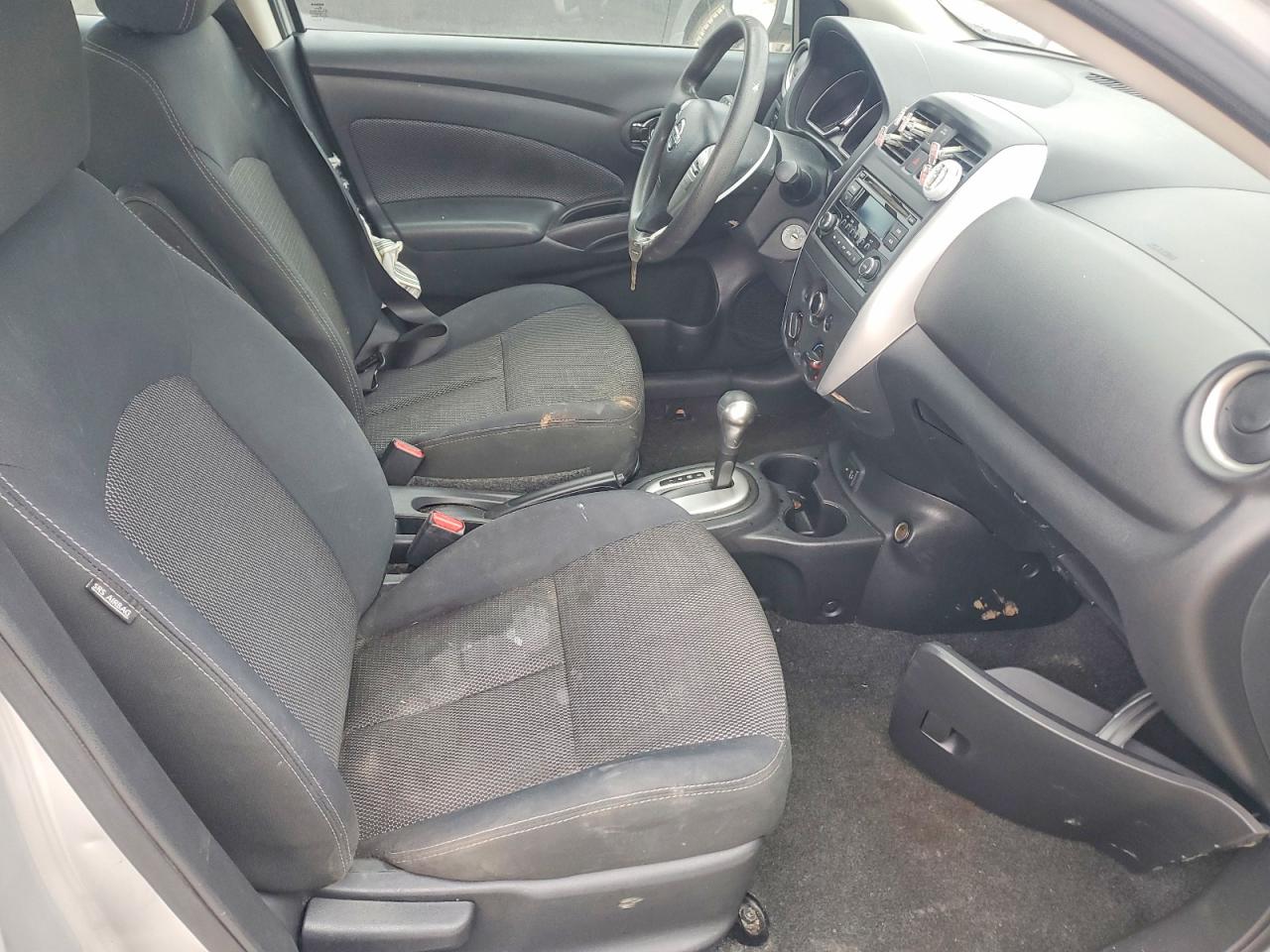 2017 Nissan Versa S Серый vin: 3N1CN7AP0HL813147
