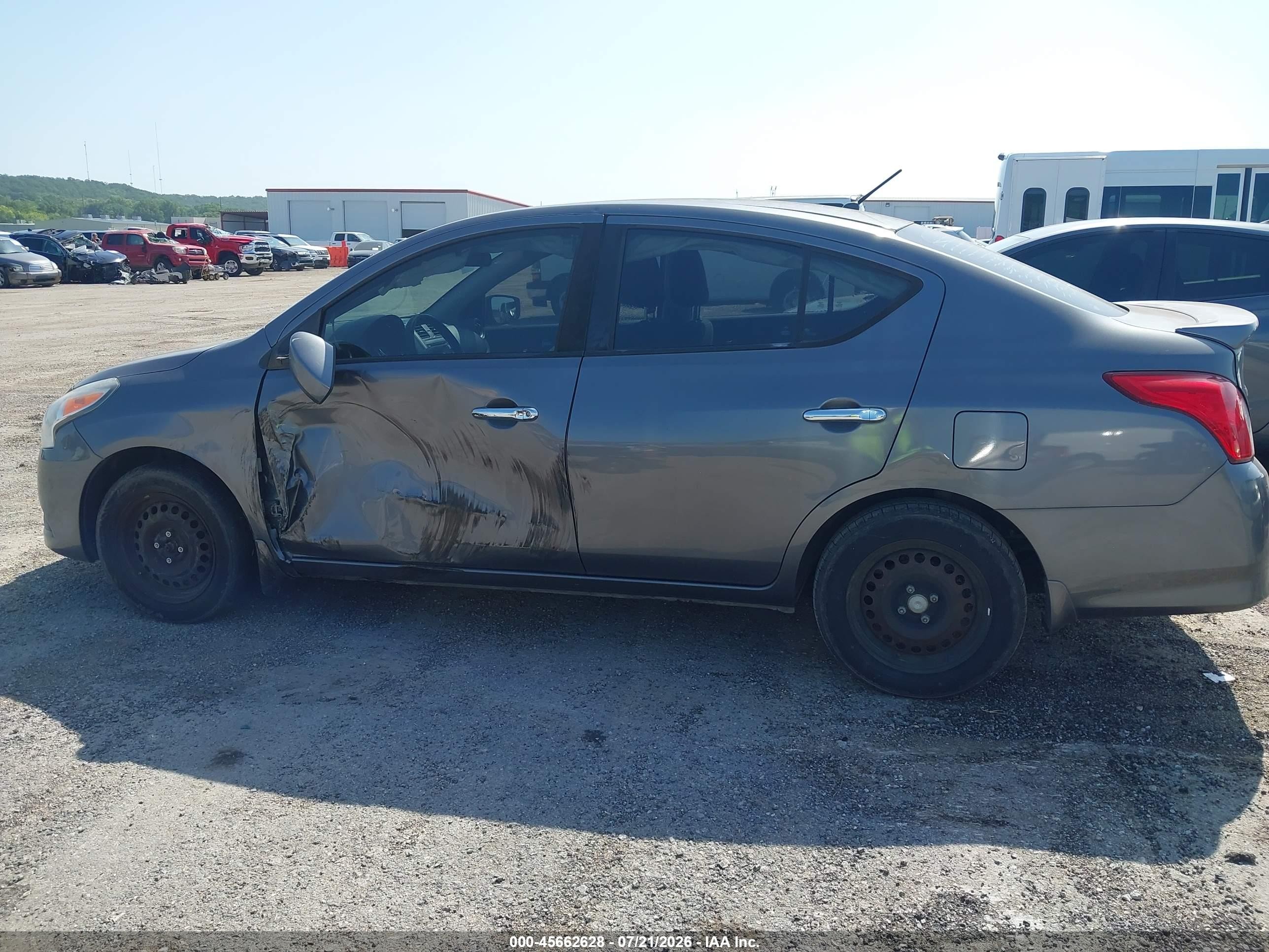 2017 Nissan Versa 1.6 Sv Gray vin: 3N1CN7AP0HL853812