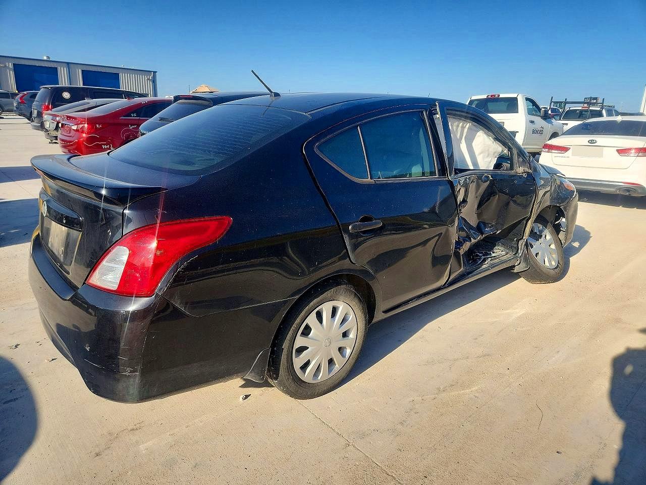 2018 Nissan Versa S Plus Черный vin: 3N1CN7AP0JL814708