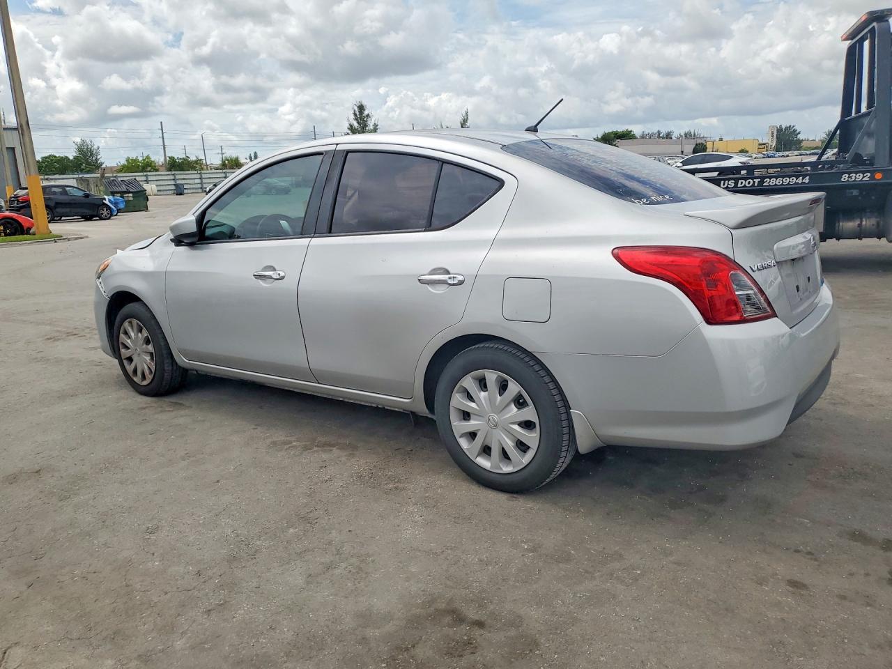 2019 Nissan Versa Sv Серебряный vin: 3N1CN7AP0KL834233