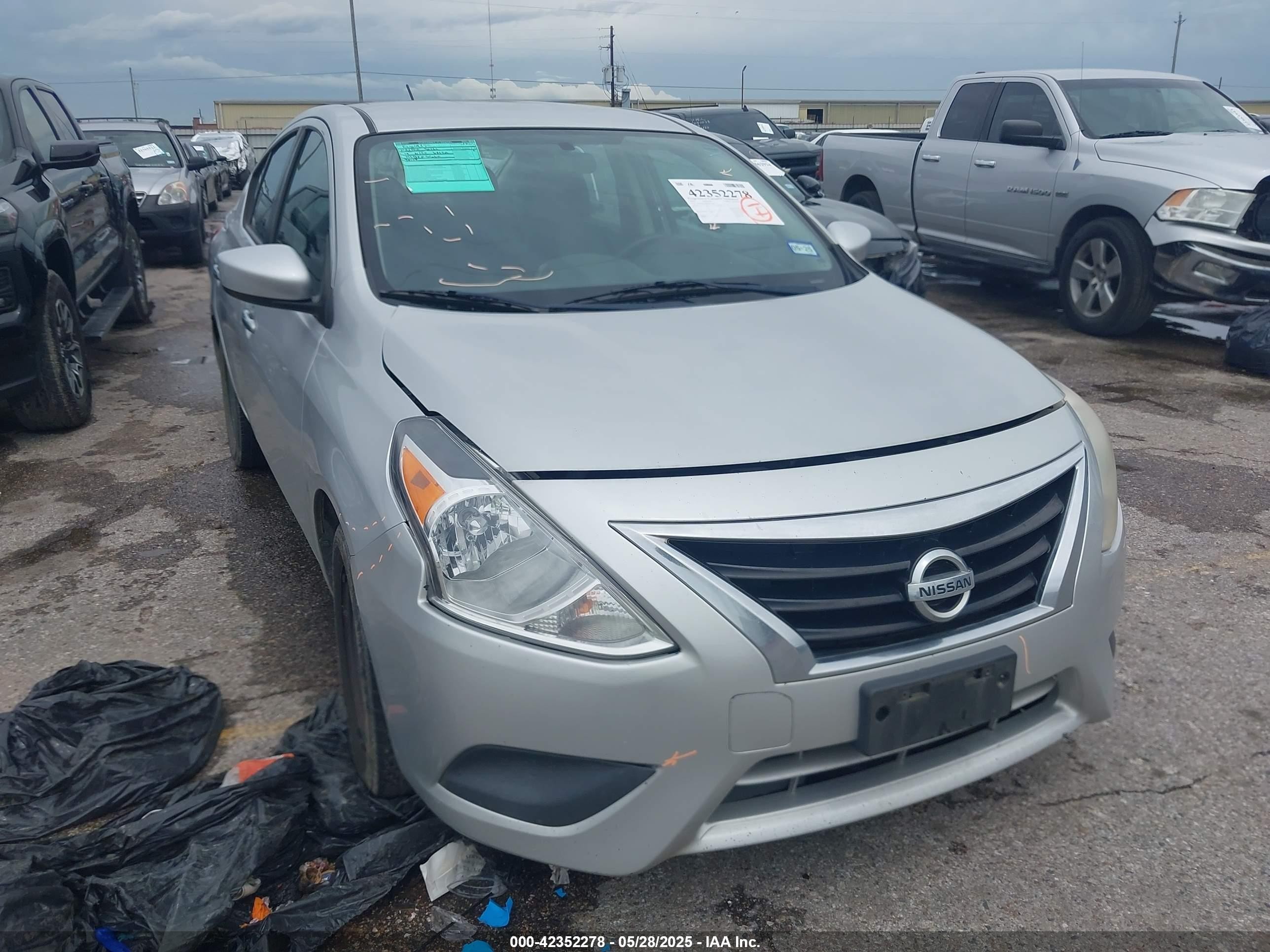 2019 Nissan Versa 1.6 Sv Silver vin: 3N1CN7AP0KL852246