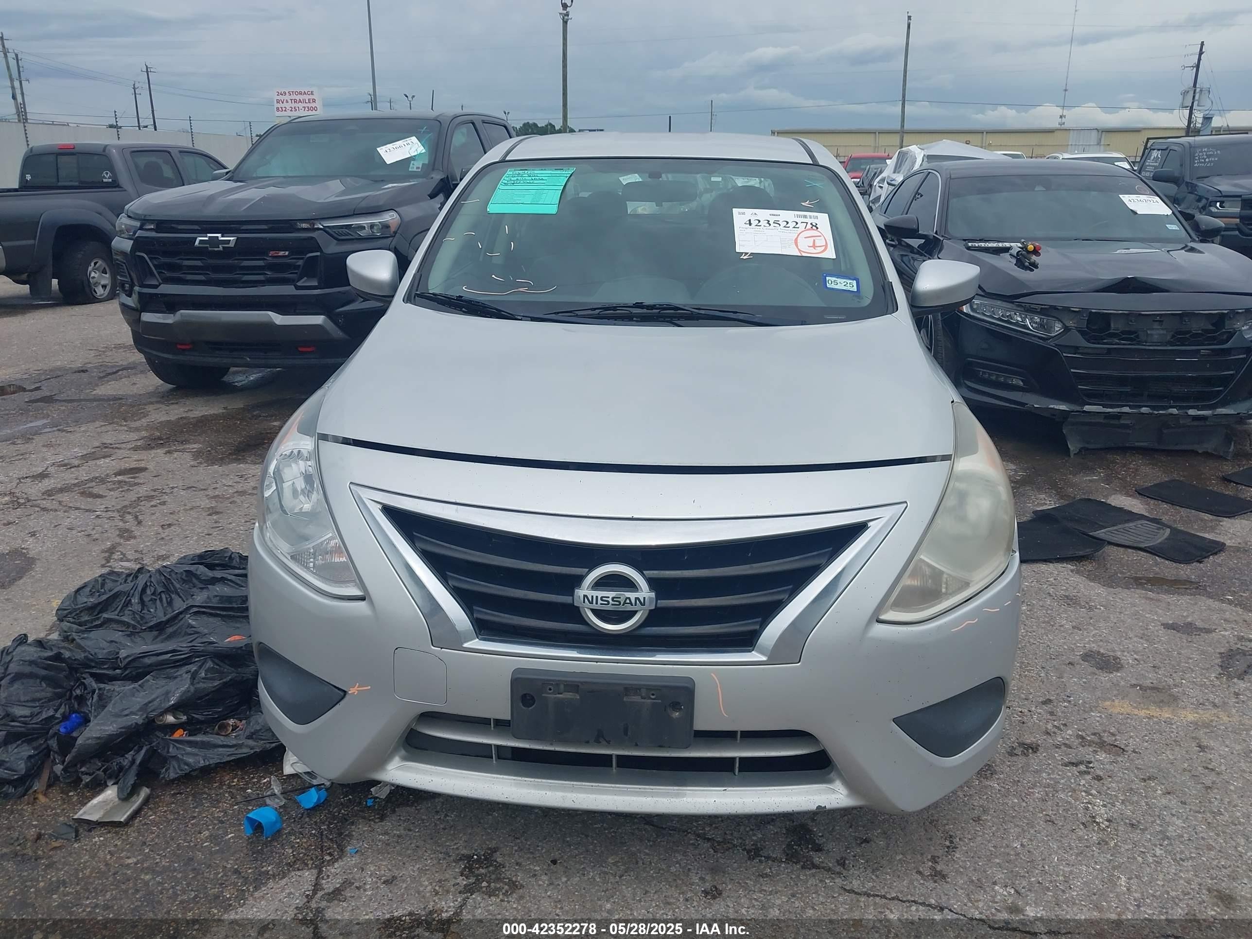 2019 Nissan Versa 1.6 Sv Silver vin: 3N1CN7AP0KL852246