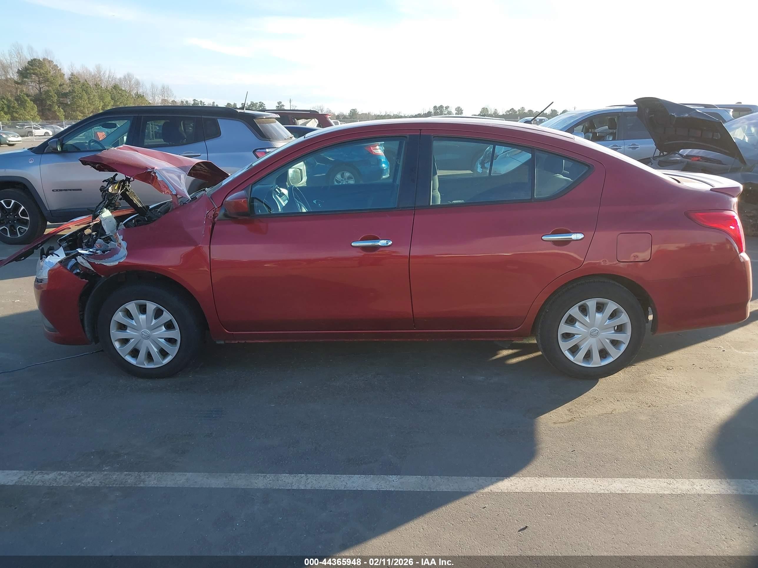 2019 Nissan Versa 1.6 Sv Red vin: 3N1CN7AP0KL856037