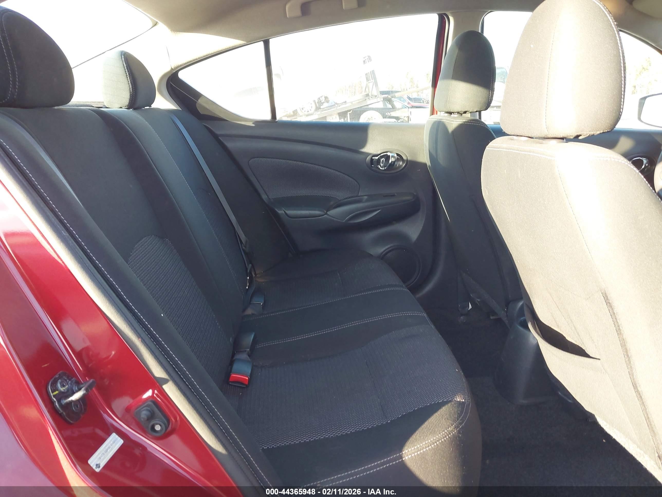 2019 Nissan Versa 1.6 Sv Red vin: 3N1CN7AP0KL856037