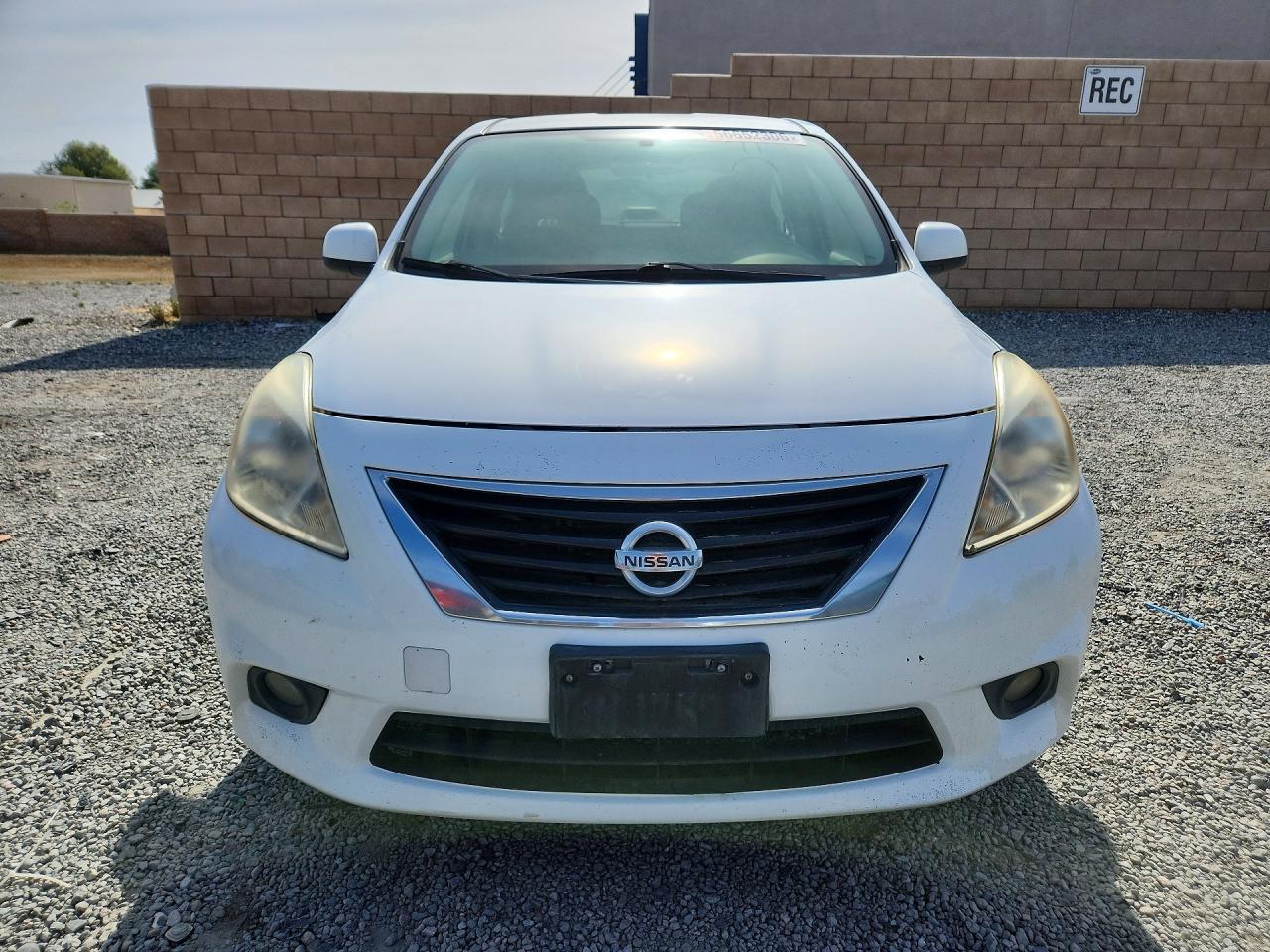 2012 Nissan Versa 1.6 S White vin: 3N1CN7AP1CL846604