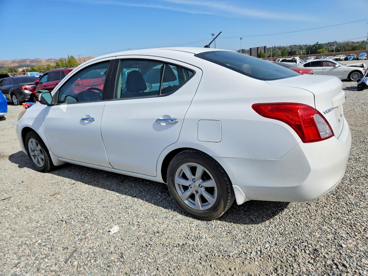 2012 Nissan Versa 1.6 S White vin: 3N1CN7AP1CL846604