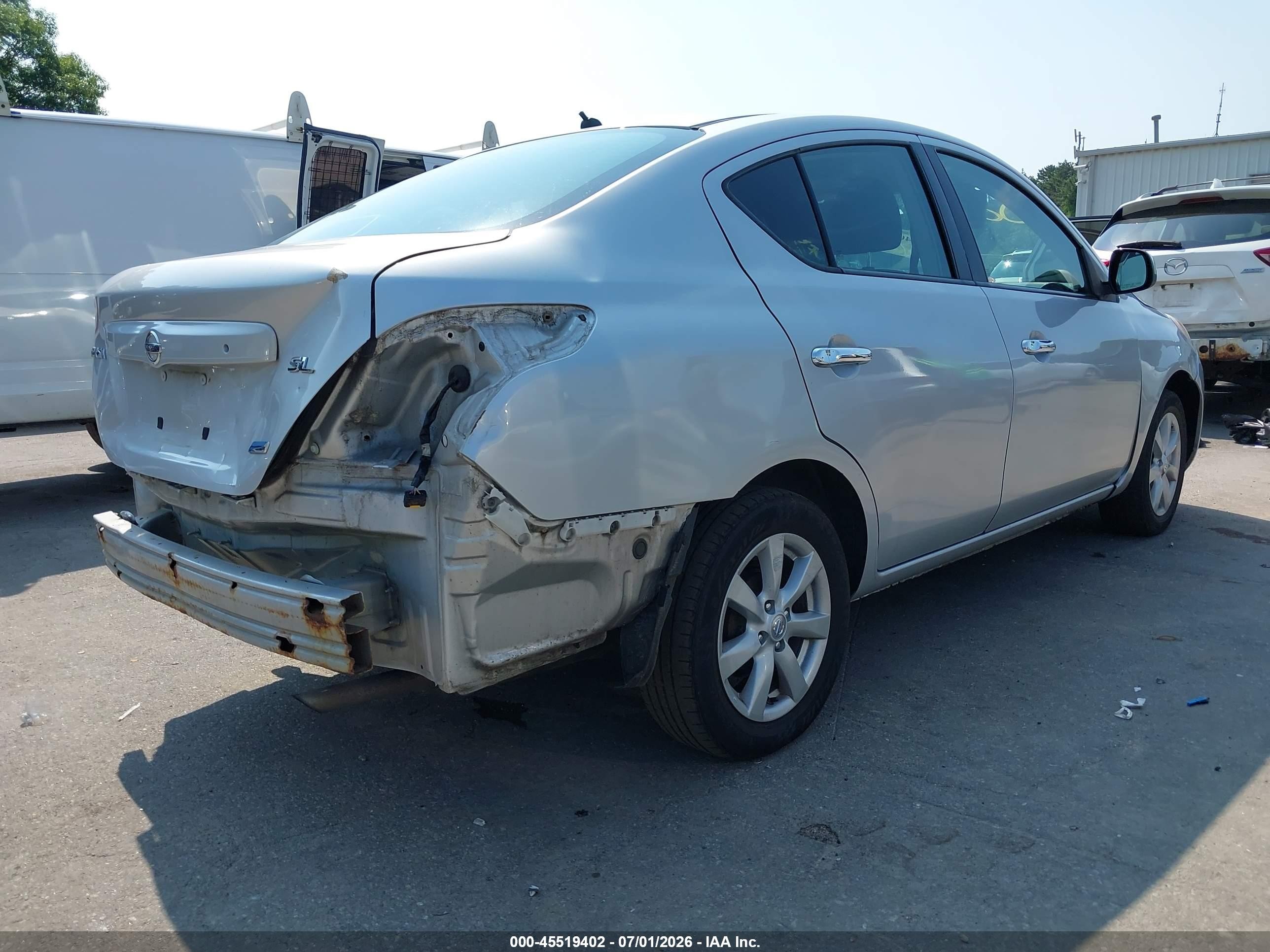 2012 Nissan Versa 1.6 Sl Silver vin: 3N1CN7AP1CL847168