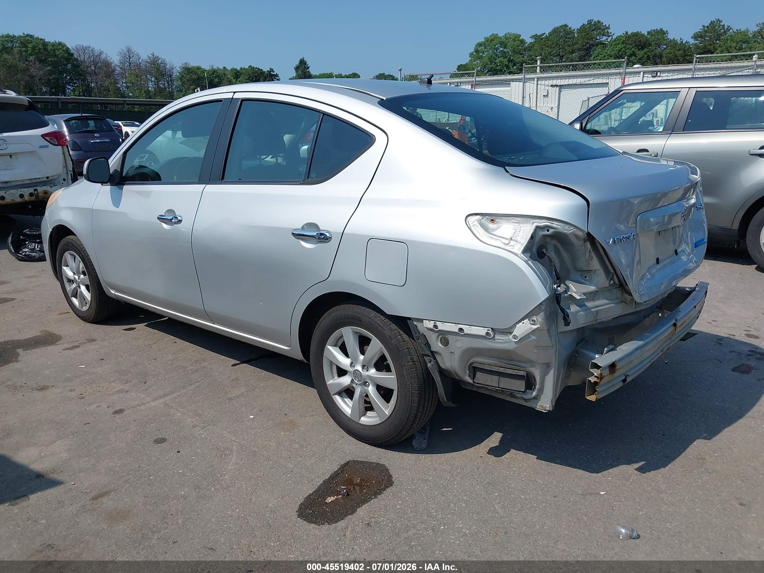2012 Nissan Versa 1.6 Sl Silver vin: 3N1CN7AP1CL847168