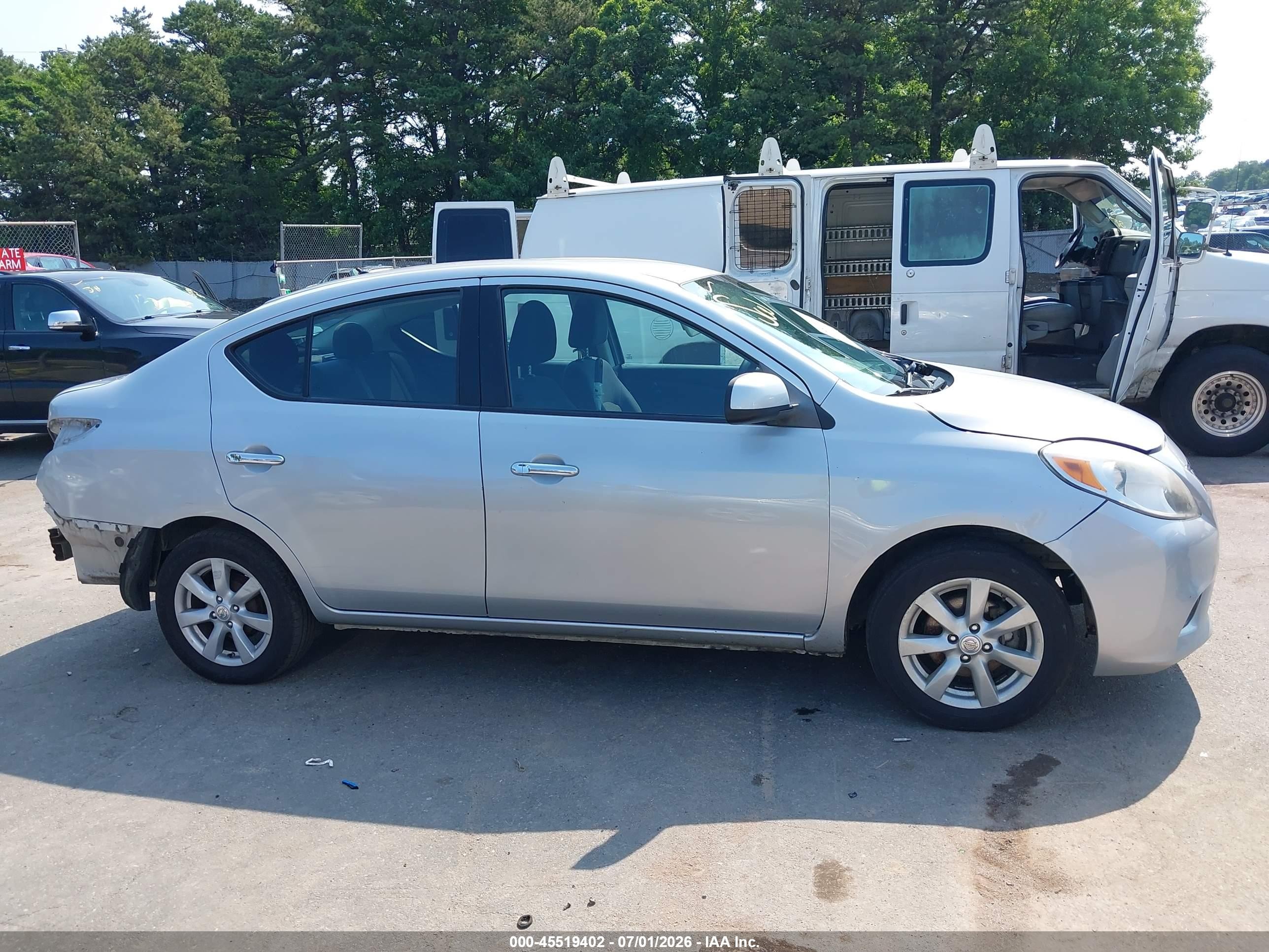 2012 Nissan Versa 1.6 Sl Silver vin: 3N1CN7AP1CL847168