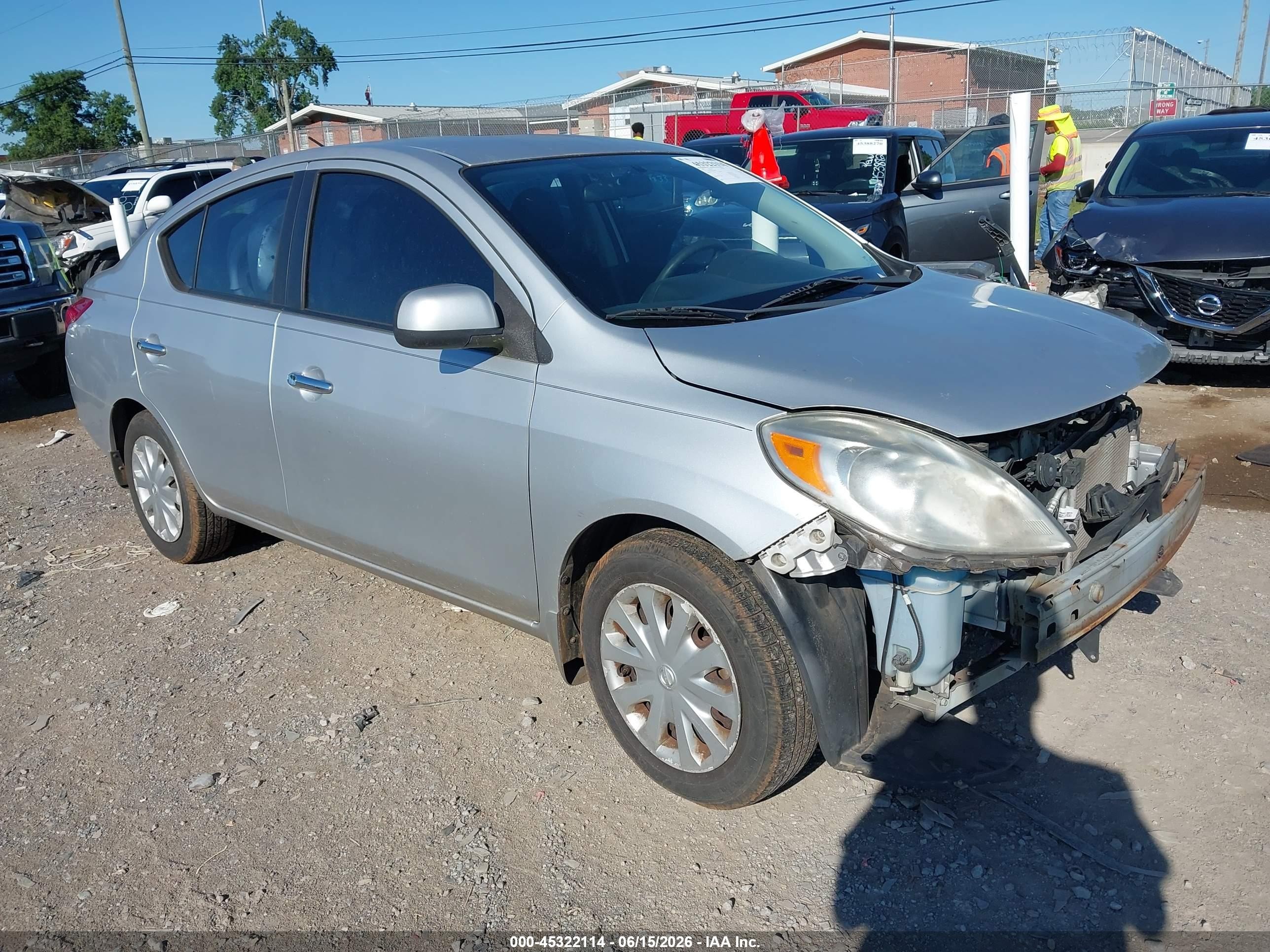 2012 Nissan Versa 1.6 Sv Silver vin: 3N1CN7AP1CL869820