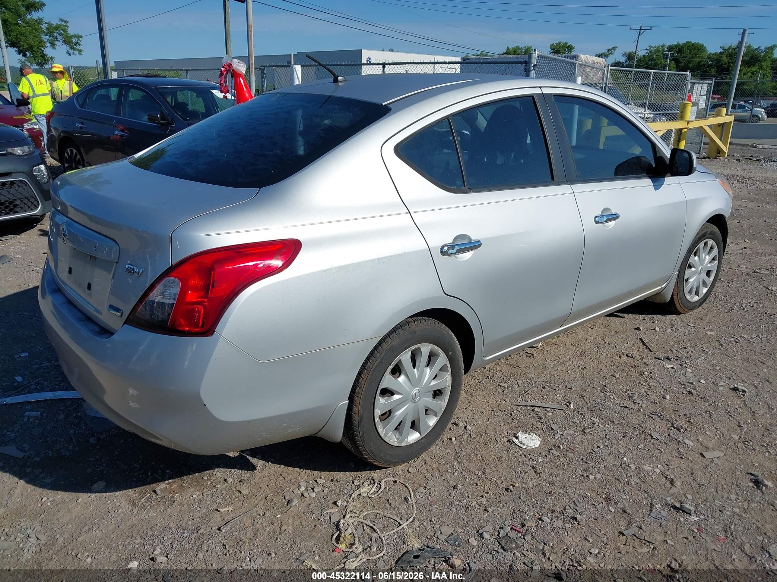 2012 Nissan Versa 1.6 Sv Silver vin: 3N1CN7AP1CL869820