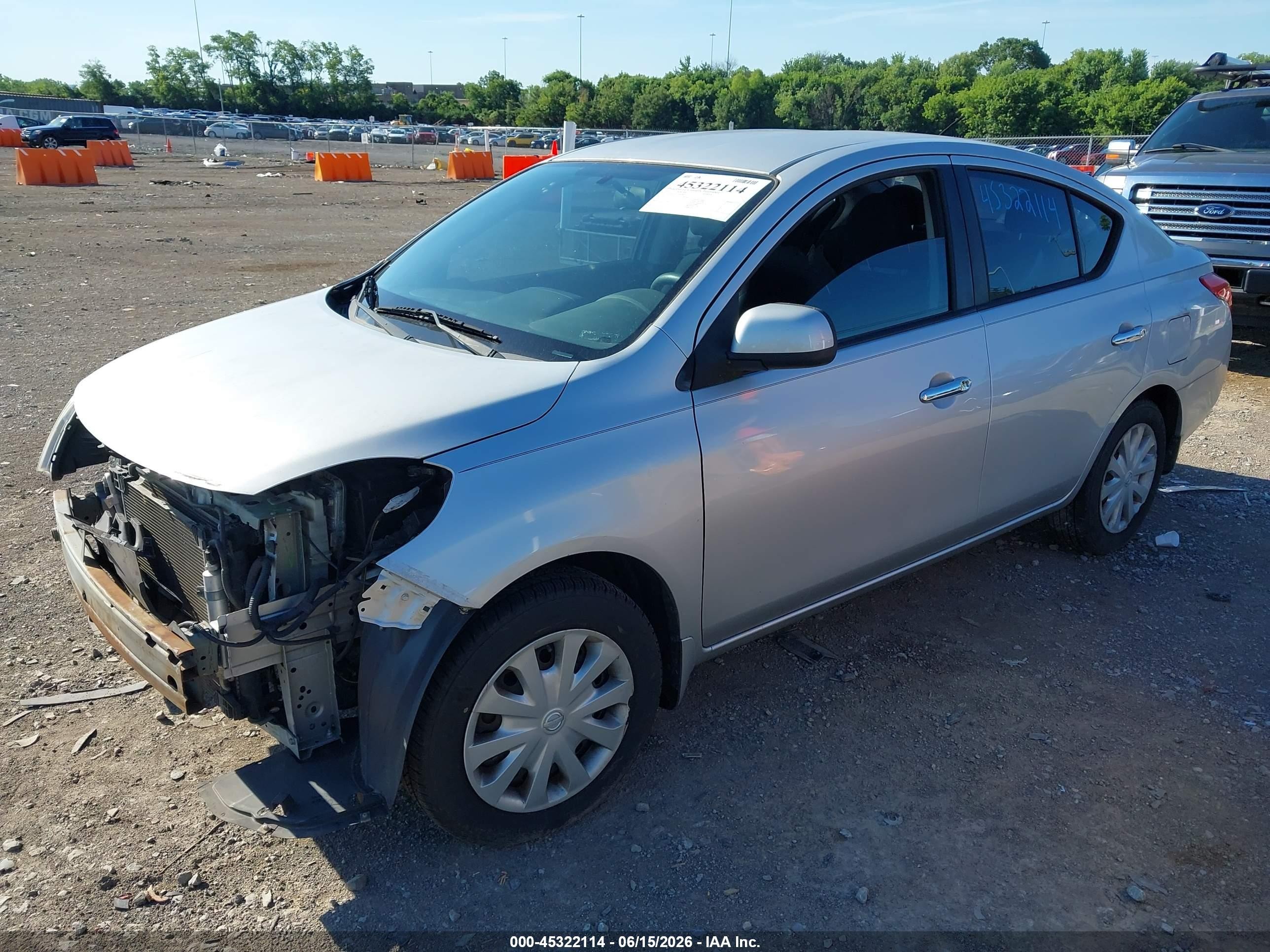 2012 Nissan Versa 1.6 Sv Silver vin: 3N1CN7AP1CL869820