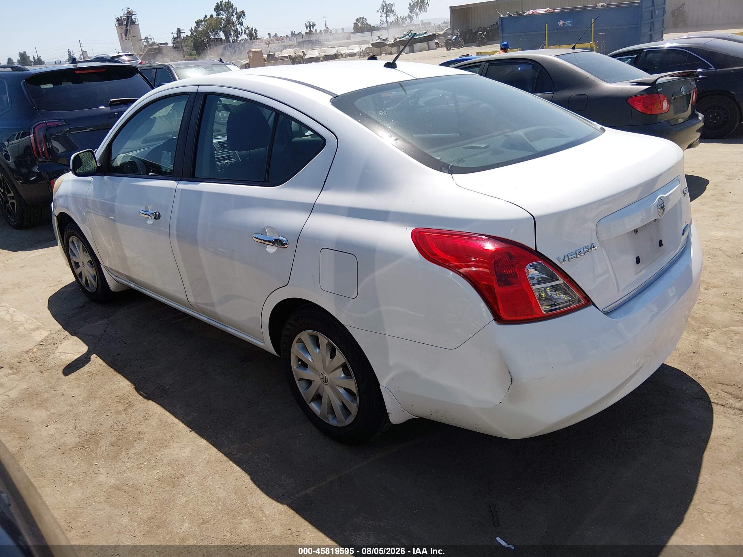 2012 Nissan Versa 1.6 Sv White vin: 3N1CN7AP1CL910527