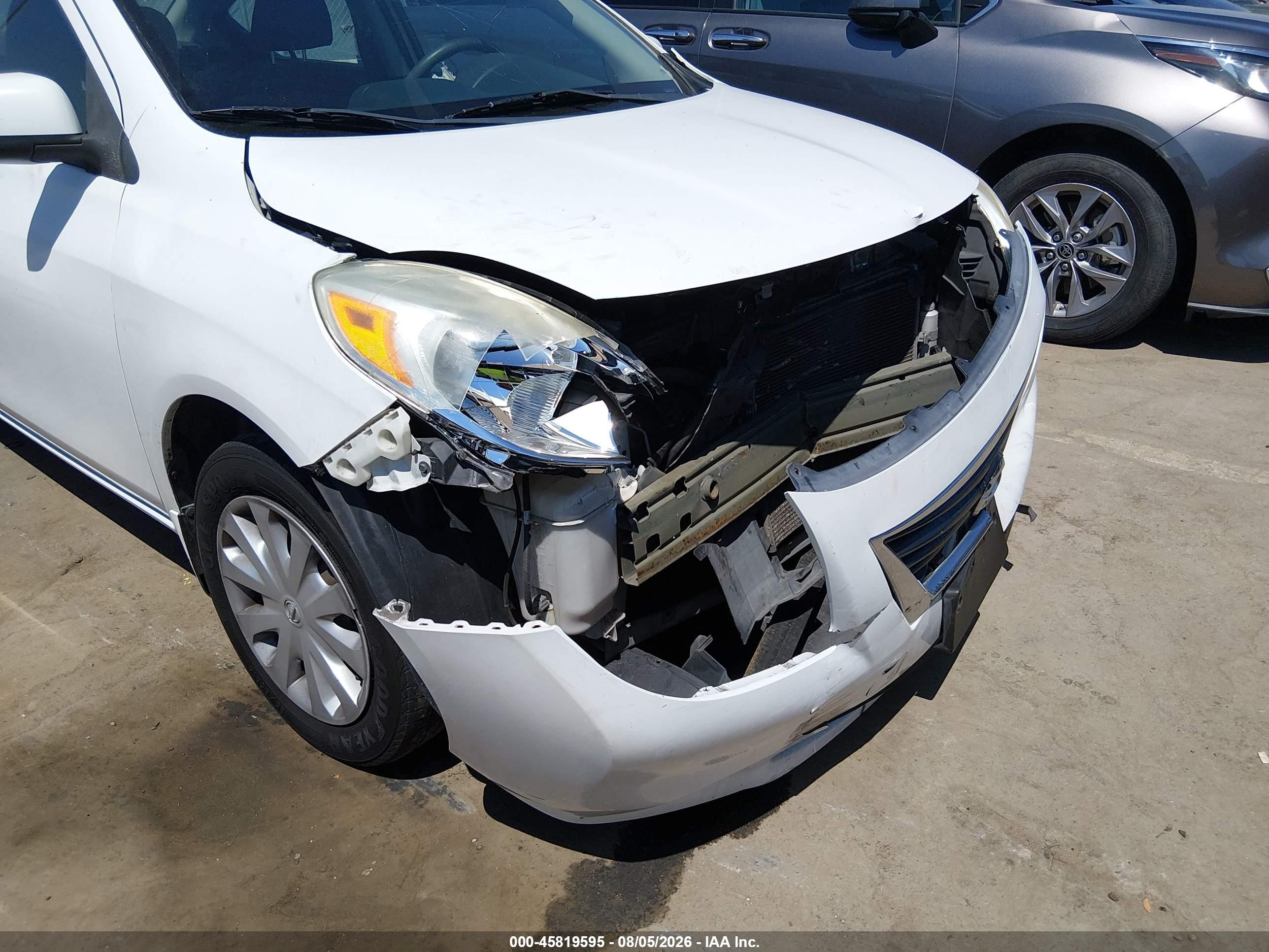 2012 Nissan Versa 1.6 Sv White vin: 3N1CN7AP1CL910527