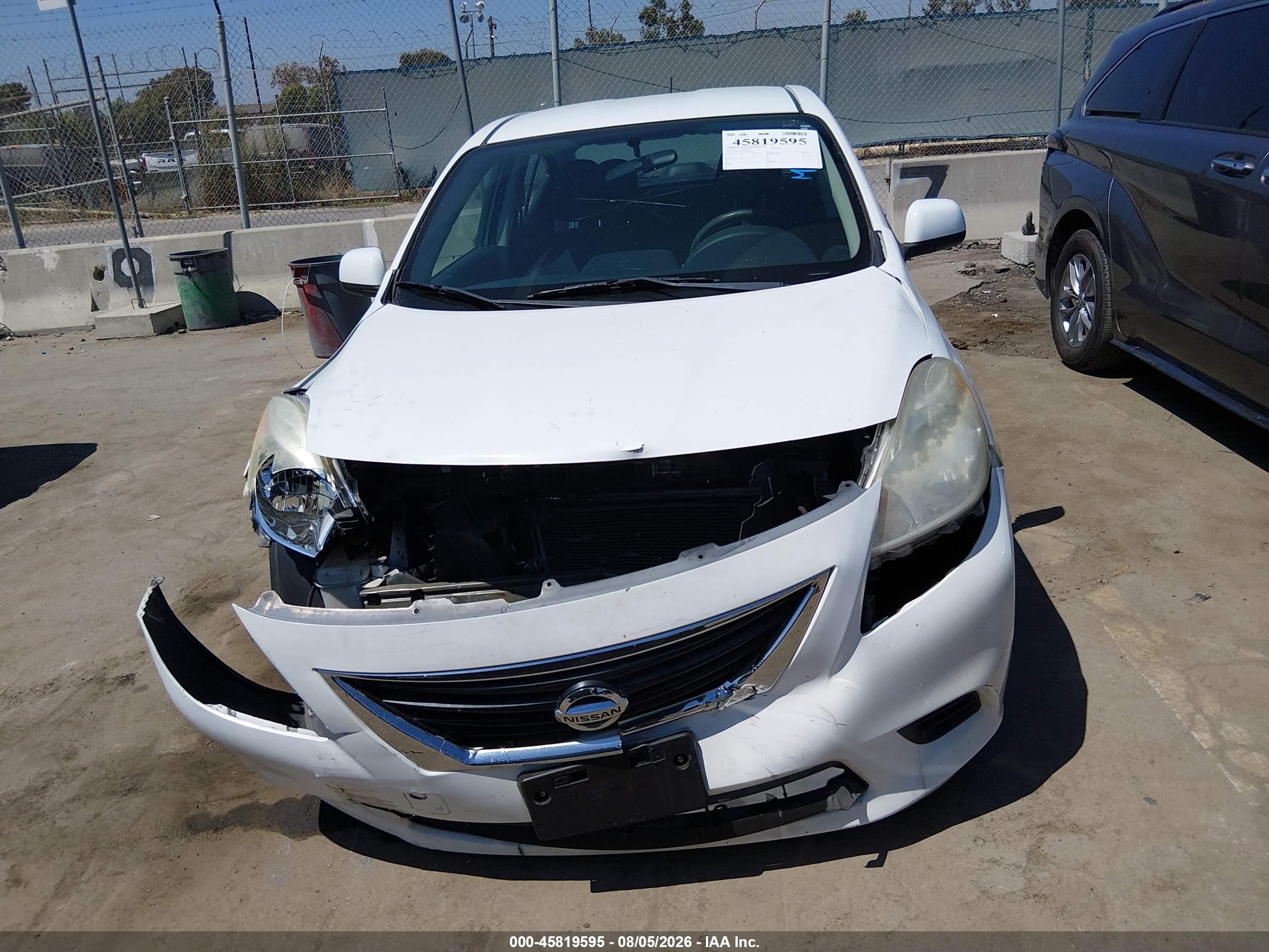 2012 Nissan Versa 1.6 Sv White vin: 3N1CN7AP1CL910527