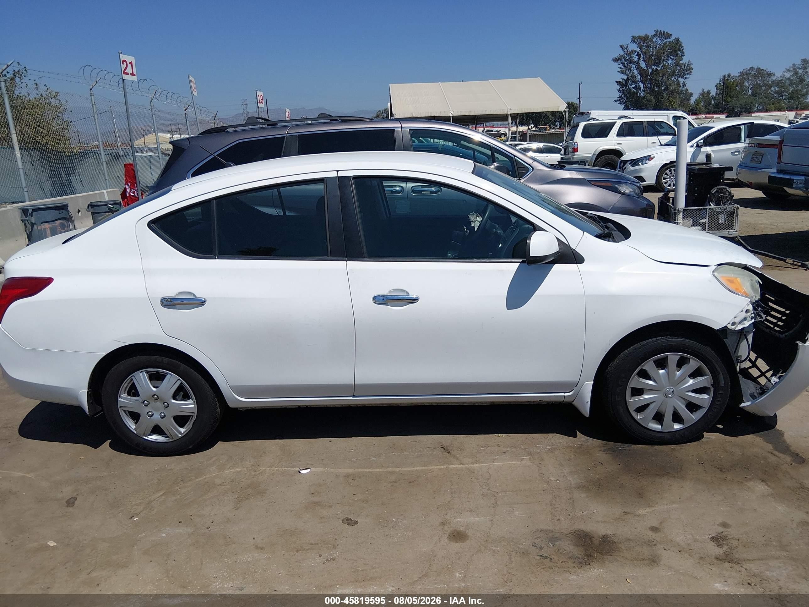 2012 Nissan Versa 1.6 Sv White vin: 3N1CN7AP1CL910527