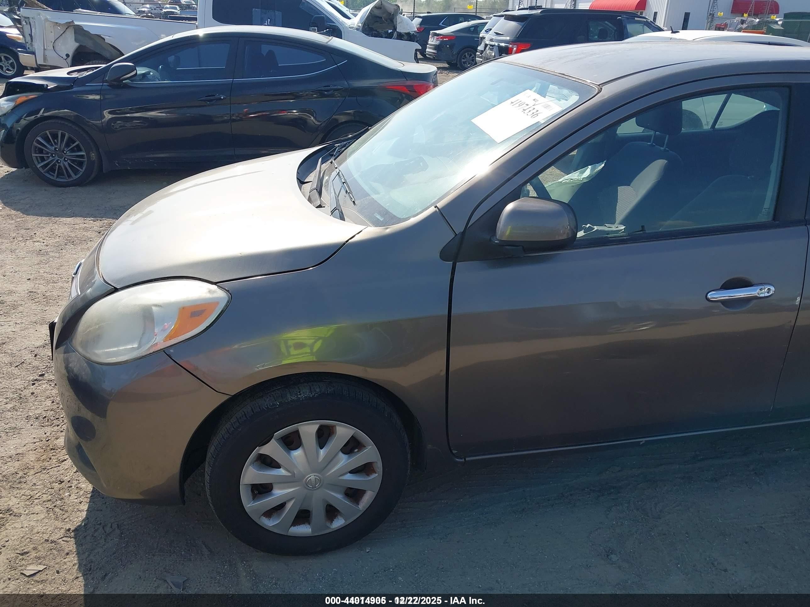 2012 Nissan Versa 1.6 Sv Gray vin: 3N1CN7AP1CL923794