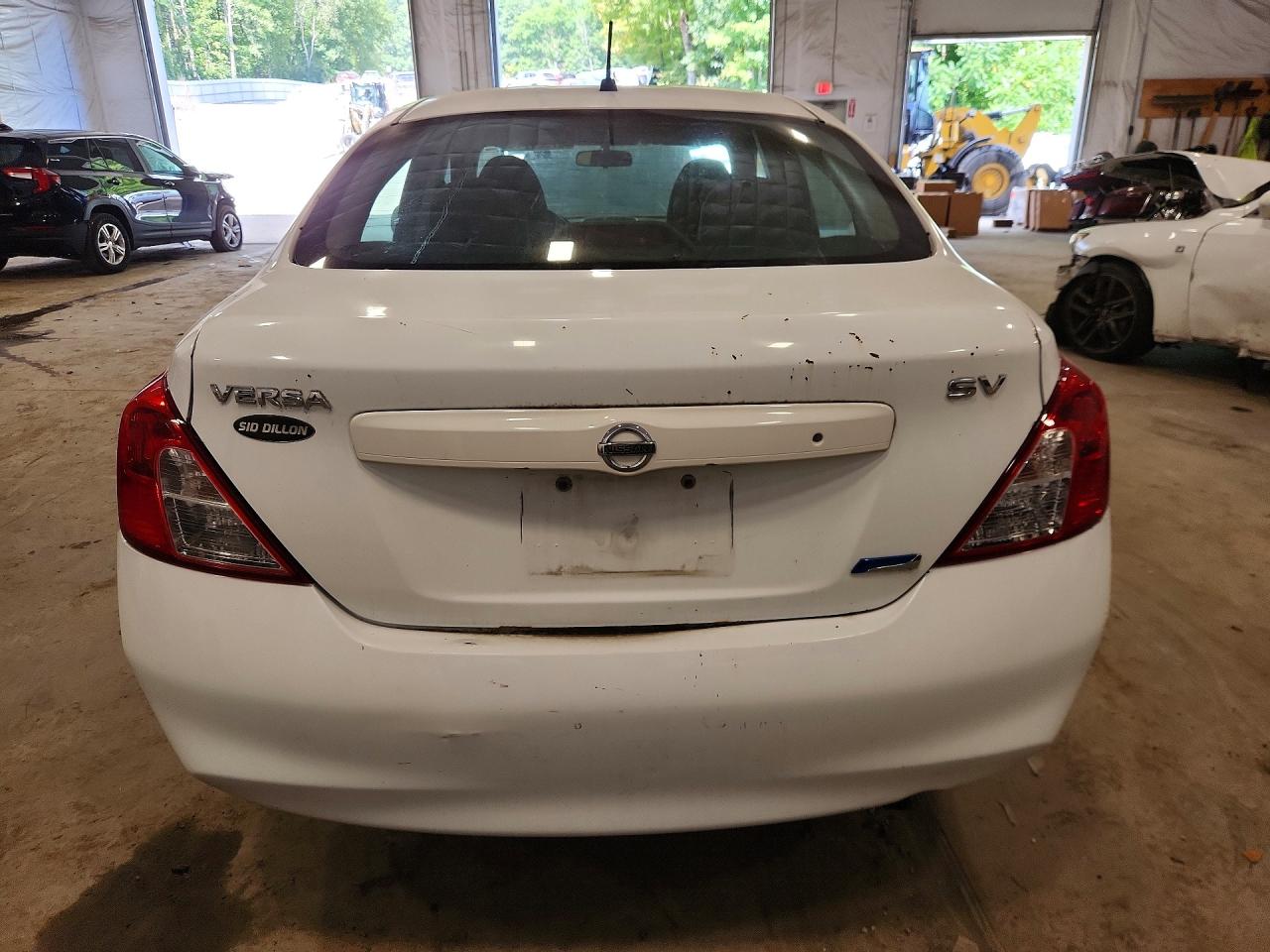 2012 Nissan Versa 1.6 S Белый vin: 3N1CN7AP1CL927084