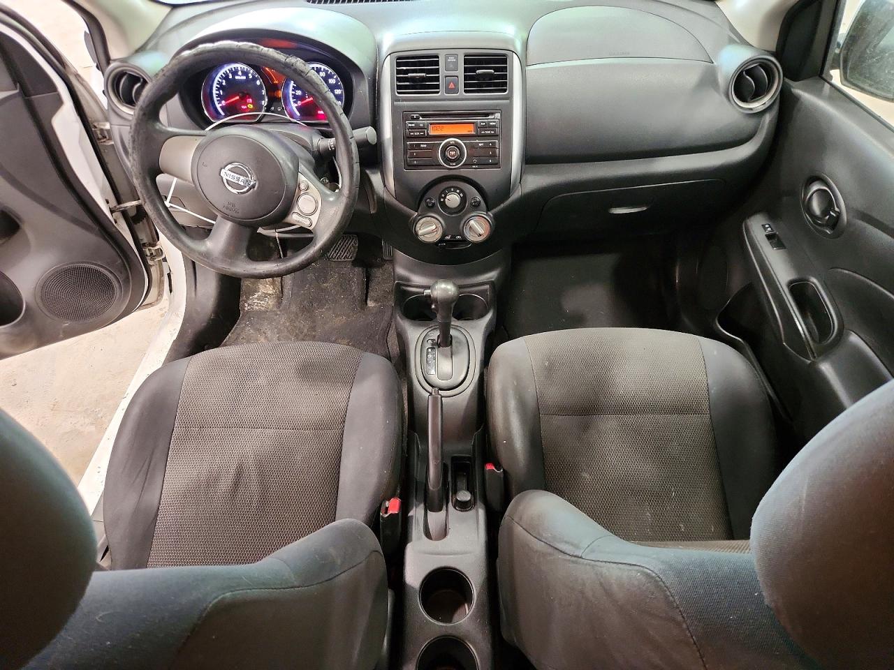 2012 Nissan Versa 1.6 S Белый vin: 3N1CN7AP1CL927084