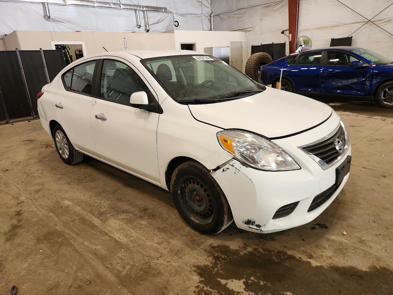 2012 Nissan Versa 1.6 S Белый vin: 3N1CN7AP1CL927084