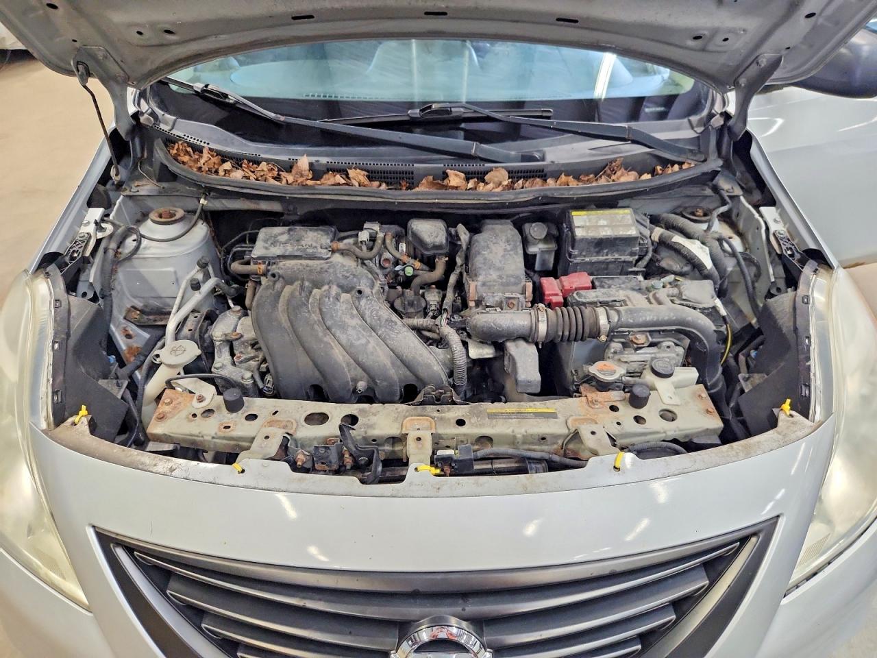 2013 Nissan Versa 1.6 S Silver vin: 3N1CN7AP1DL842991