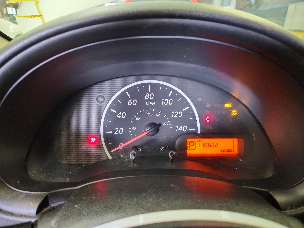 2013 Nissan Versa 1.6 S Silver vin: 3N1CN7AP1DL842991