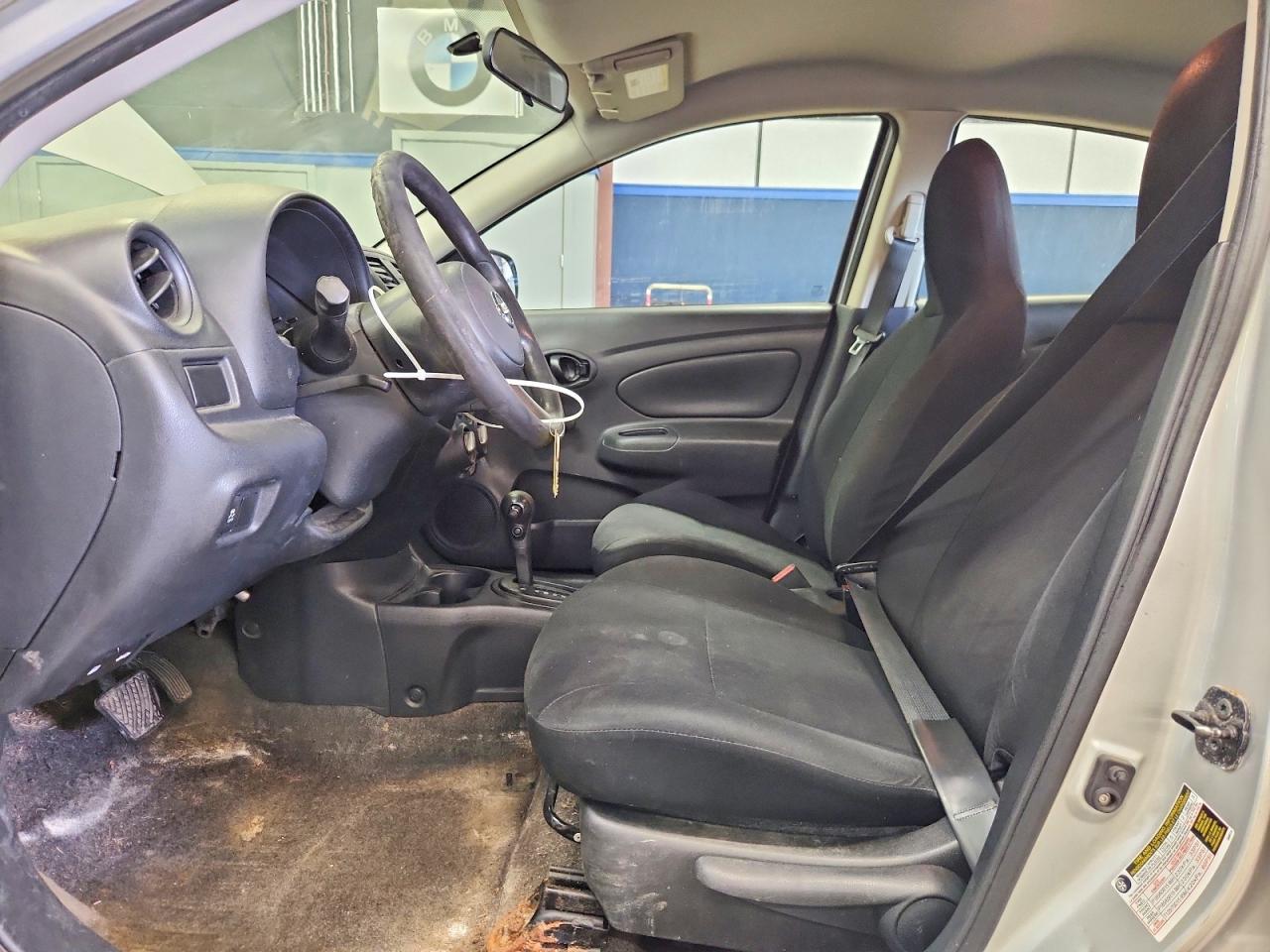 2013 Nissan Versa 1.6 S Silver vin: 3N1CN7AP1DL842991