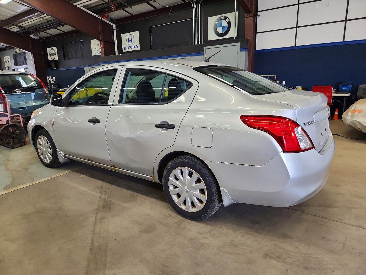 2013 Nissan Versa 1.6 S Silver vin: 3N1CN7AP1DL842991