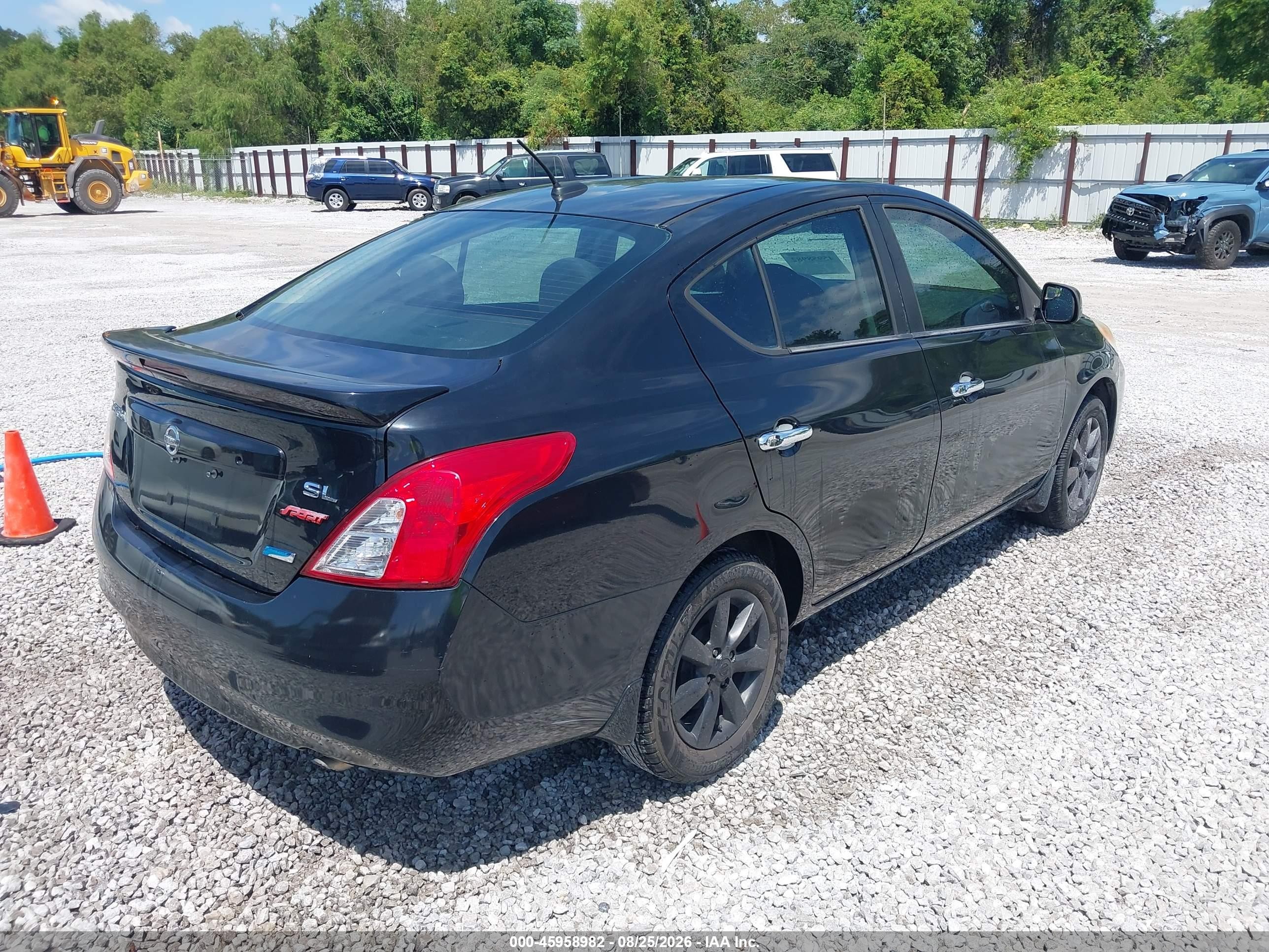 2013 Nissan Versa 1.6 Sl Черный vin: 3N1CN7AP1DL851674